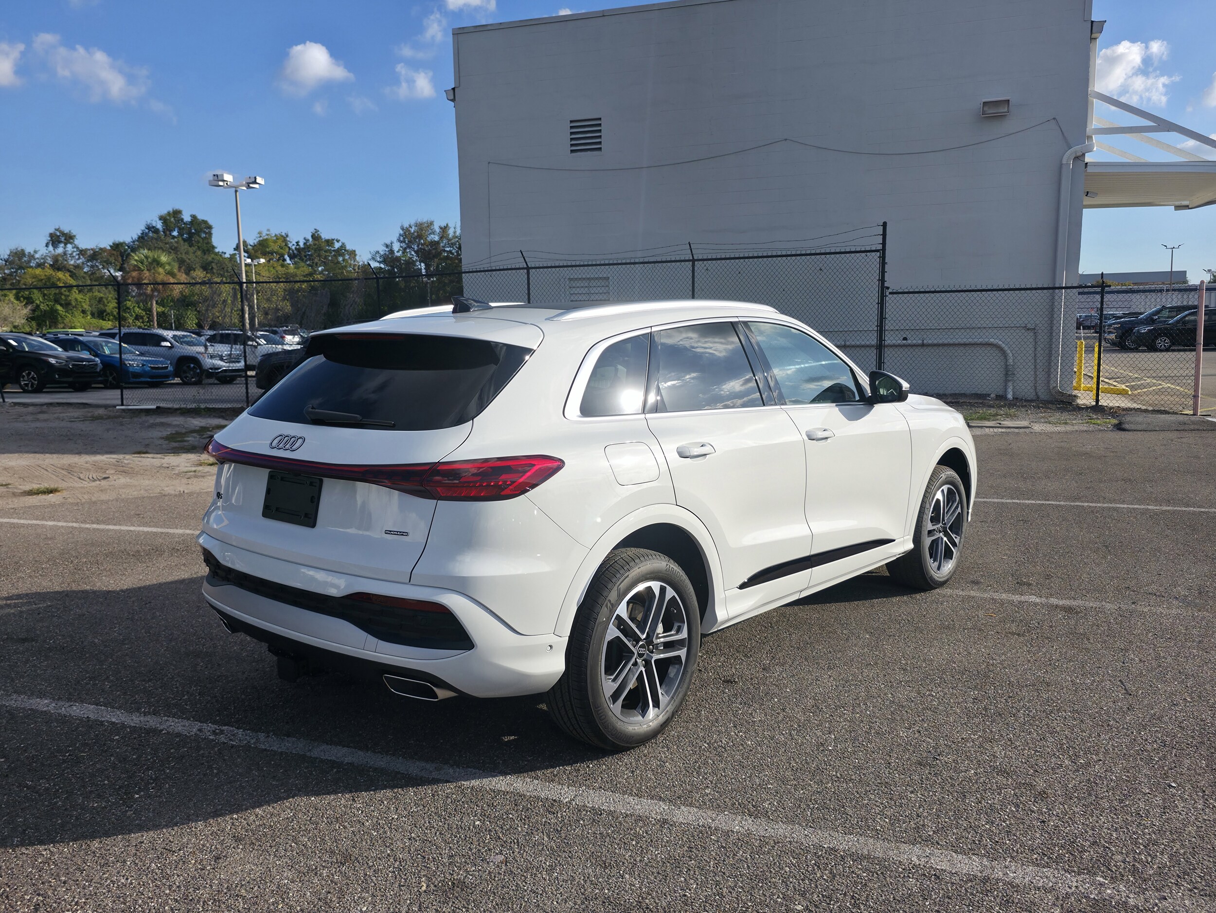 2025 Audi Q5 2.0T Premium photo 2