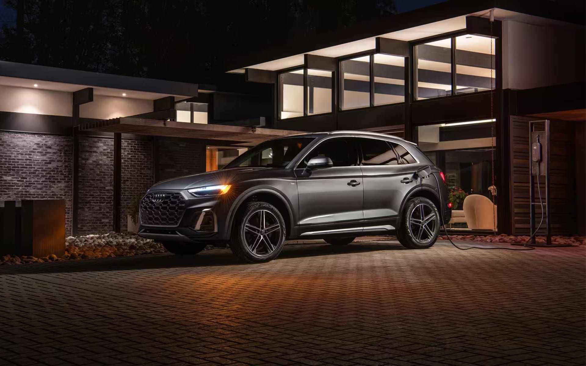 https://pictures.dealer.com/a/audithornhill/0315/9389503f32095be0c99638f7f7c92c90x.jpg