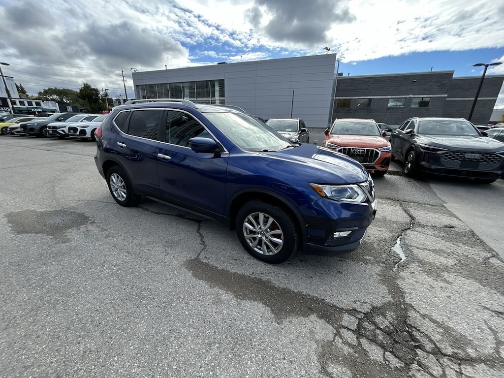 Used 2017 Nissan  SV AWD CVT Remote Start | HTD Seats / Crossover