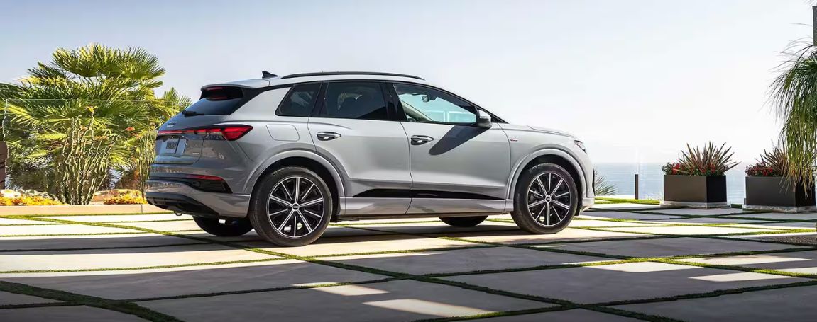 https://pictures.dealer.com/a/audithornhill/1025/dd7ef1be320c17523fd0a4e6d5456fcbx.jpg
