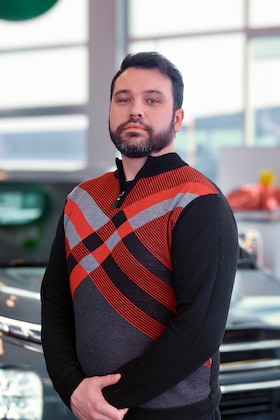Staff member Robert Lust from 6d7883f21a7b