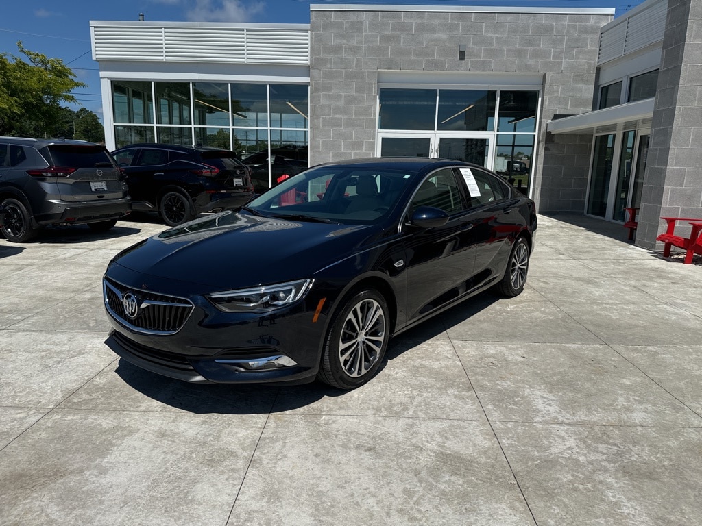 Used 2018 Buick Regal Sportback Essence with VIN W04GR6SX7J1105335 for sale in Traverse City, MI