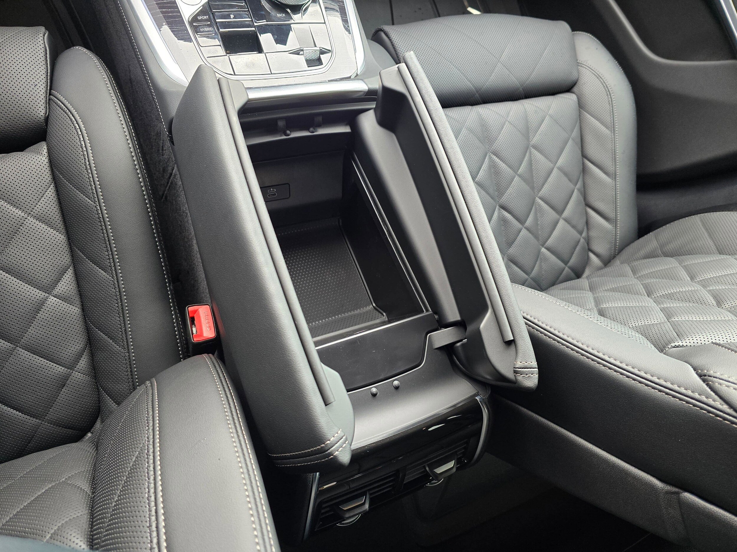 Used 2026 Mineral White Metallic BMW xDrive50e image 25