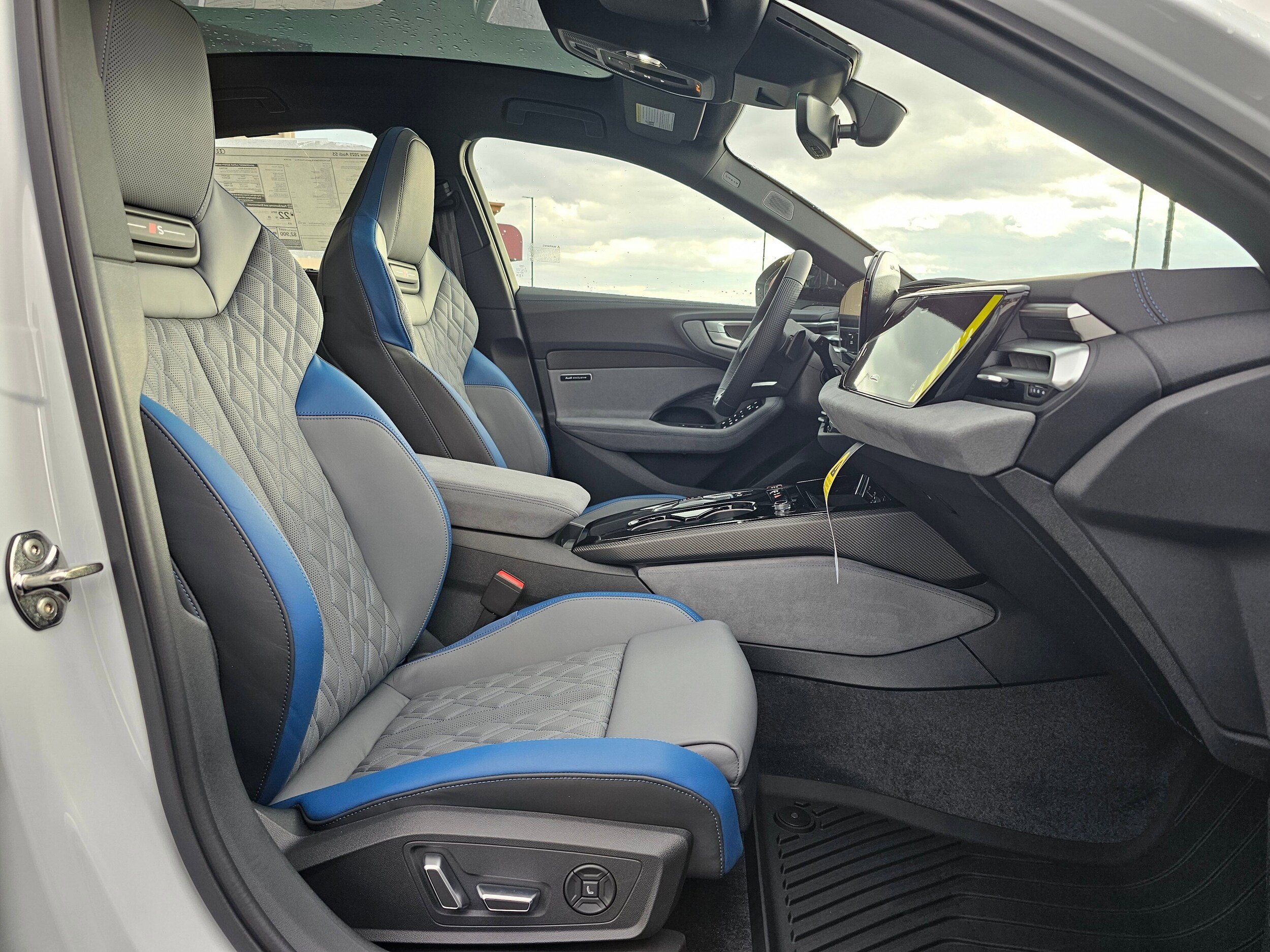 New 2025 Glacier White Audi 3.0T Prestige image 15