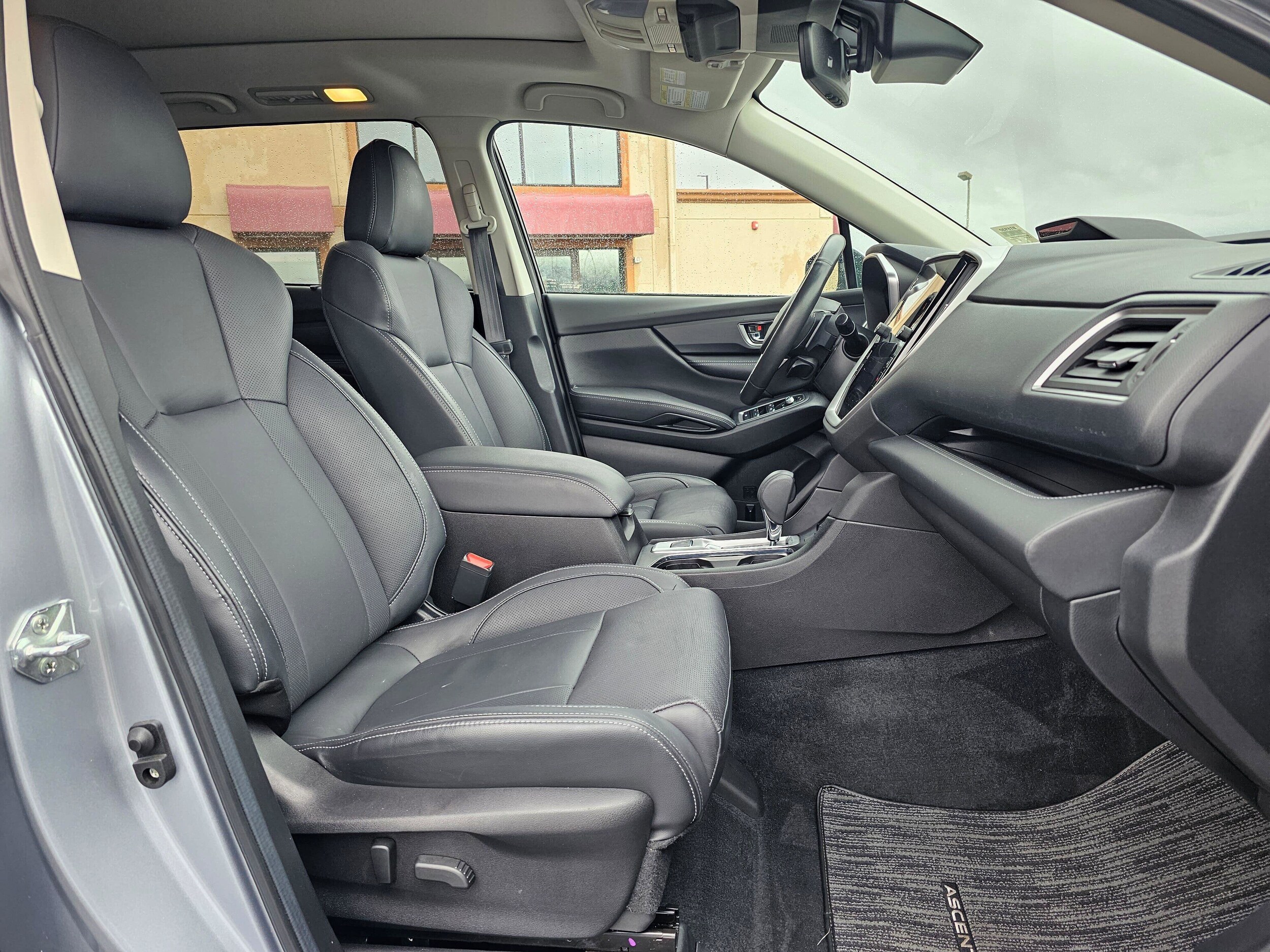 Used 2023 Ice Silver Metallic Subaru Limited image 14