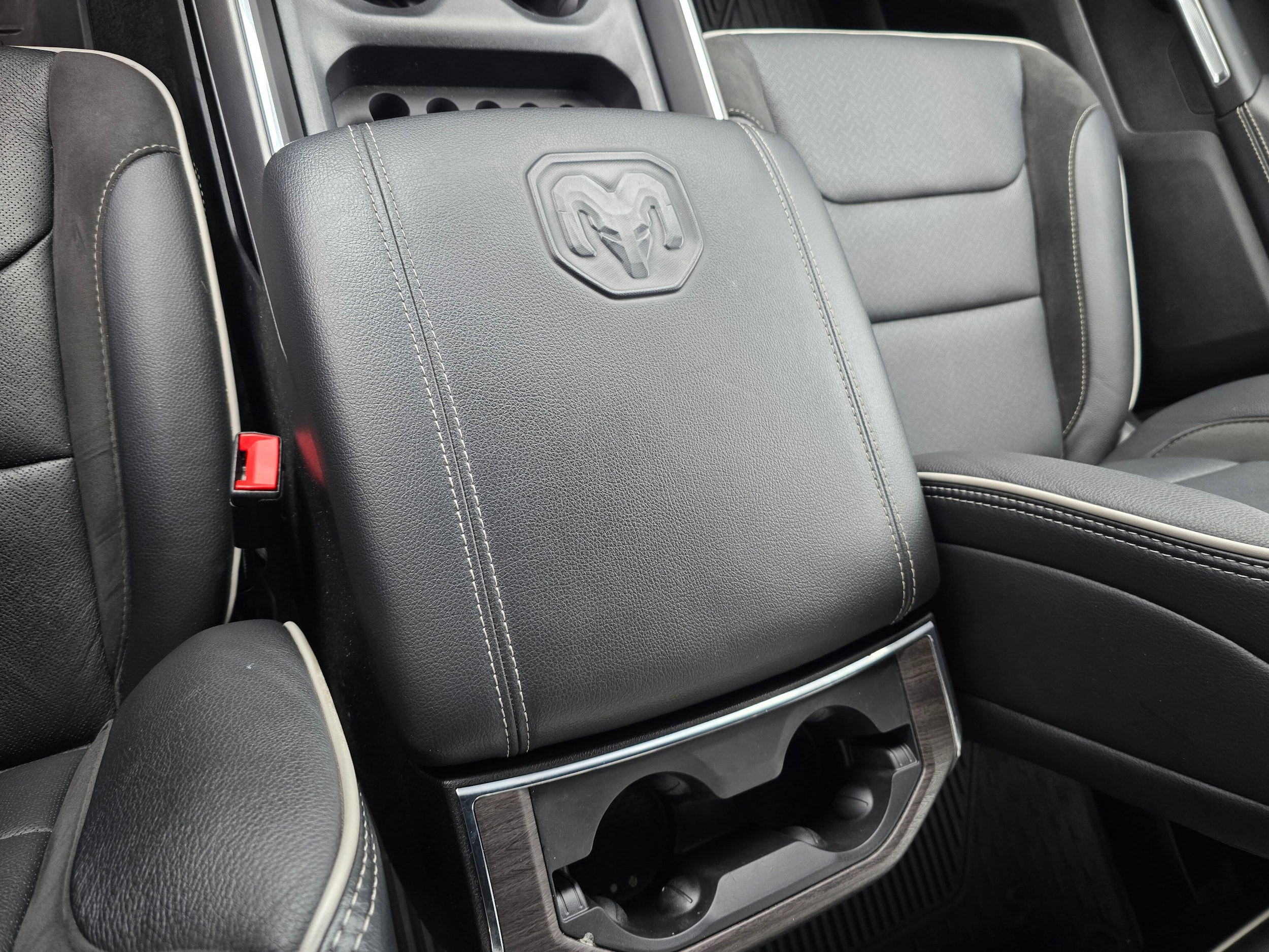 Used 2025 Diamond Black Crystal Pearlcoat Ram Laramie image 58