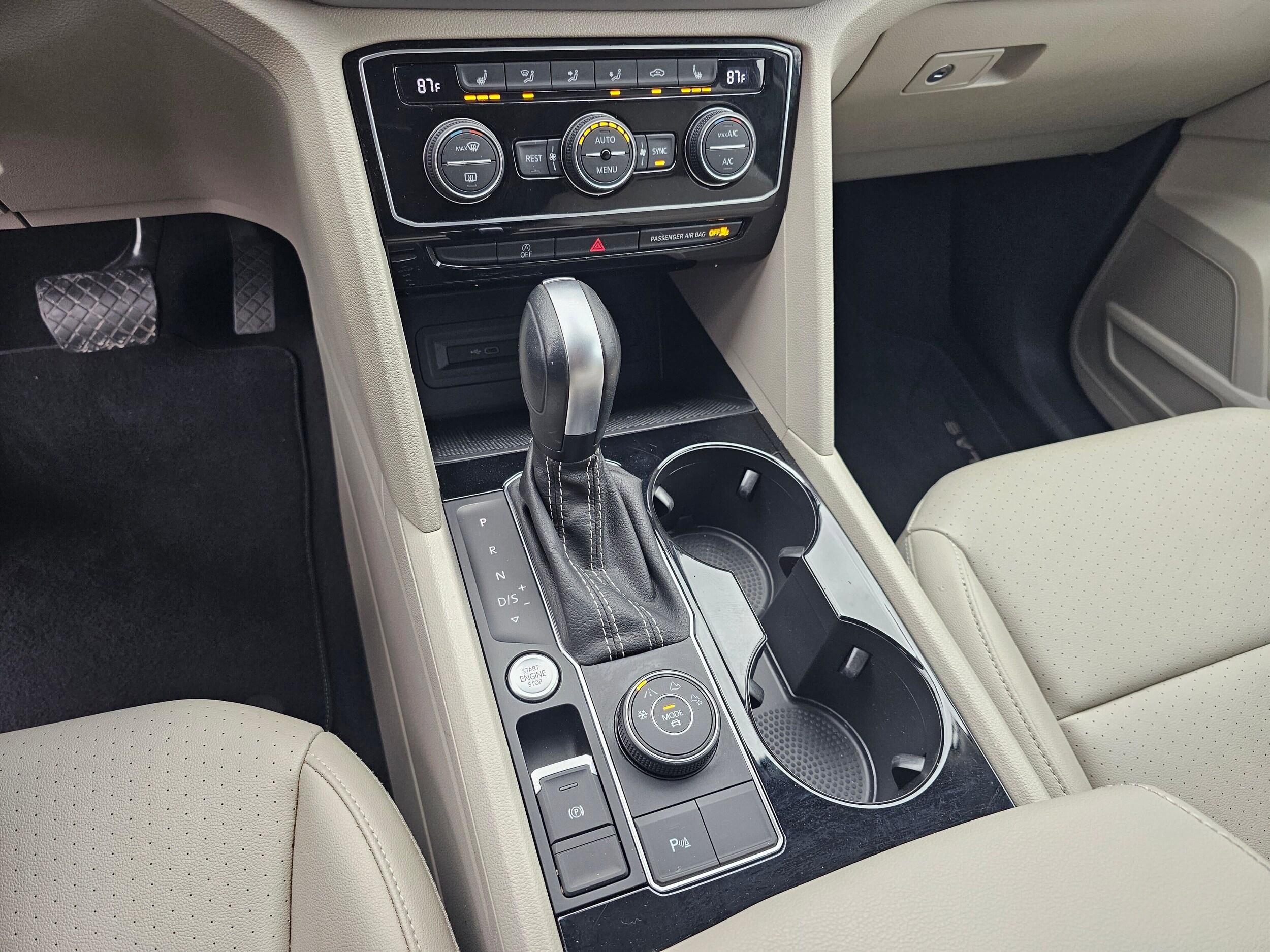 Used 2023 Pure White Volkswagen 2.0T SE w/Technology image 24