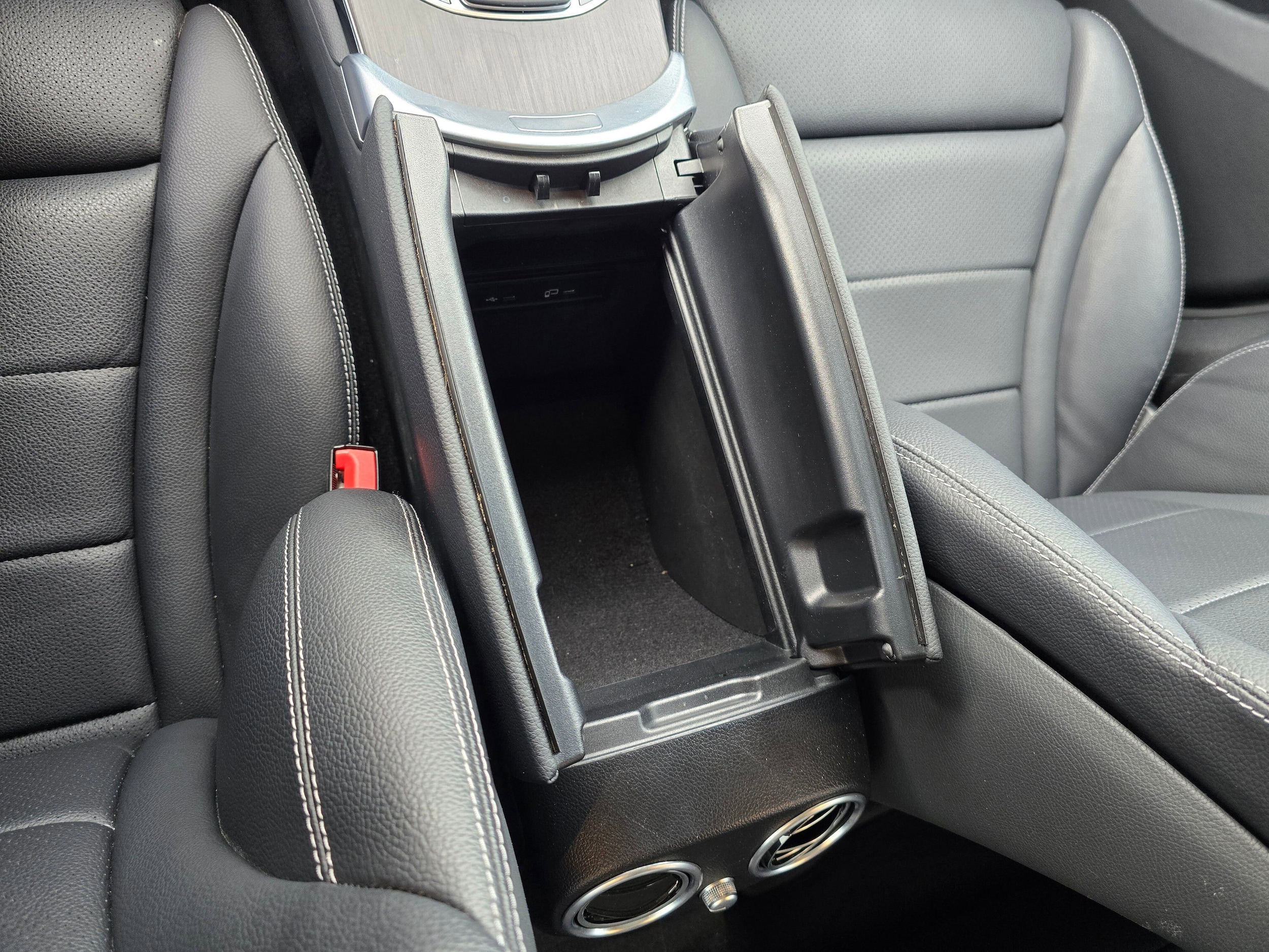 Used 2022 Starling Blue Metallic Mercedes-Benz GLC 300 image 57