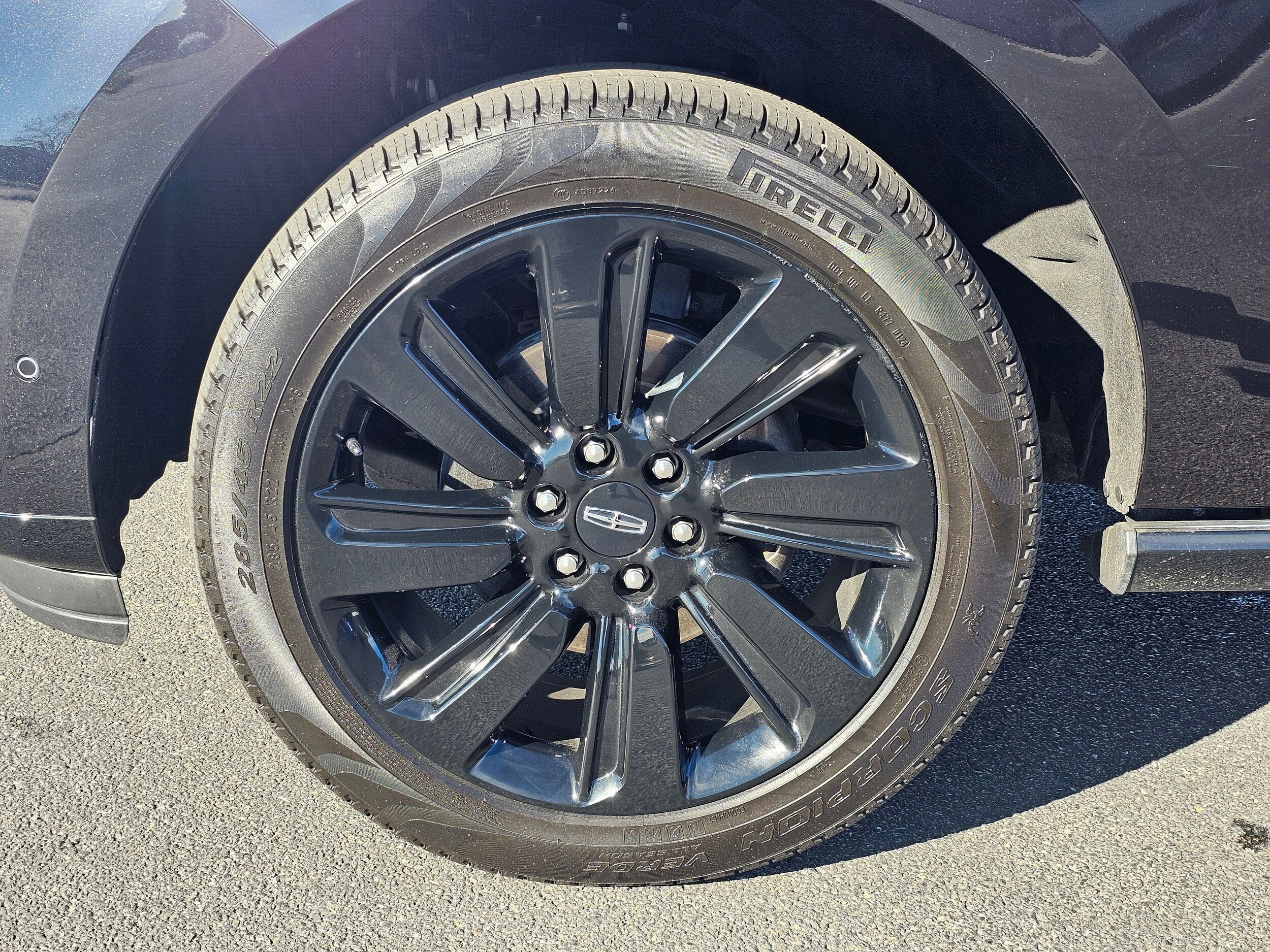 Used 2024 Infinite Black Metallic Clearcoat Lincoln Reserve image 39