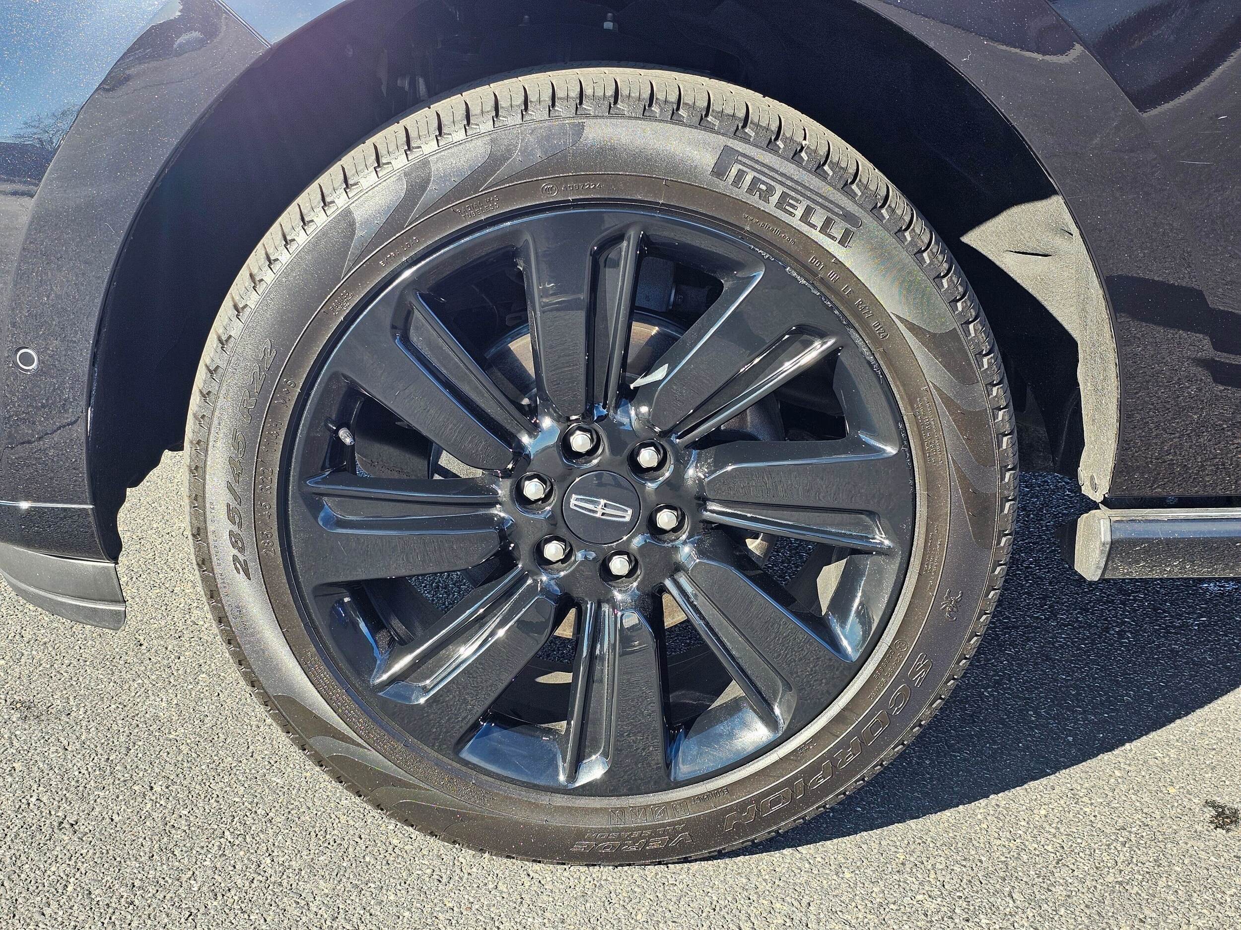 Used 2024 Infinite Black Metallic Clearcoat Lincoln Reserve image 8