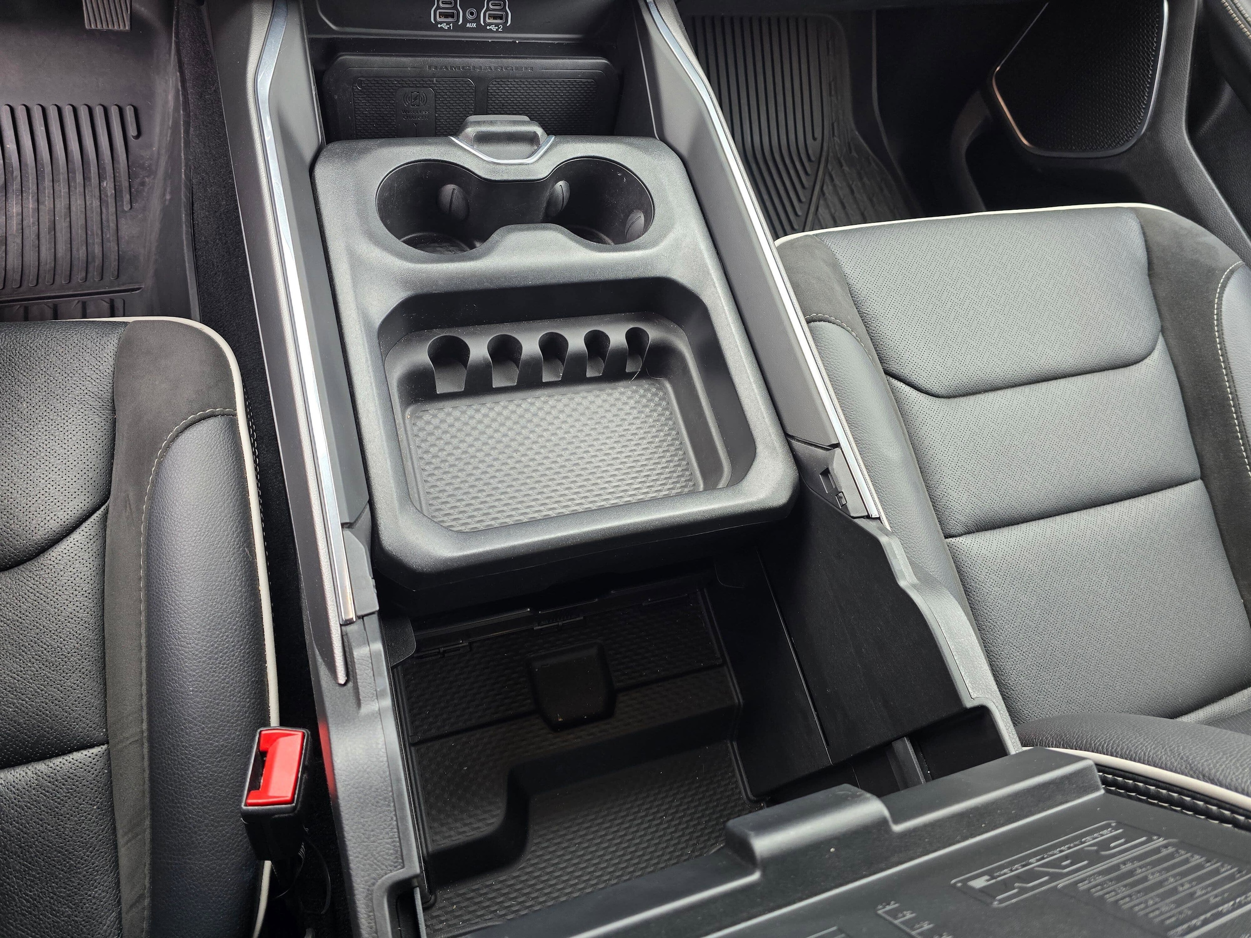 Used 2025 Diamond Black Crystal Pearlcoat Ram Laramie image 26