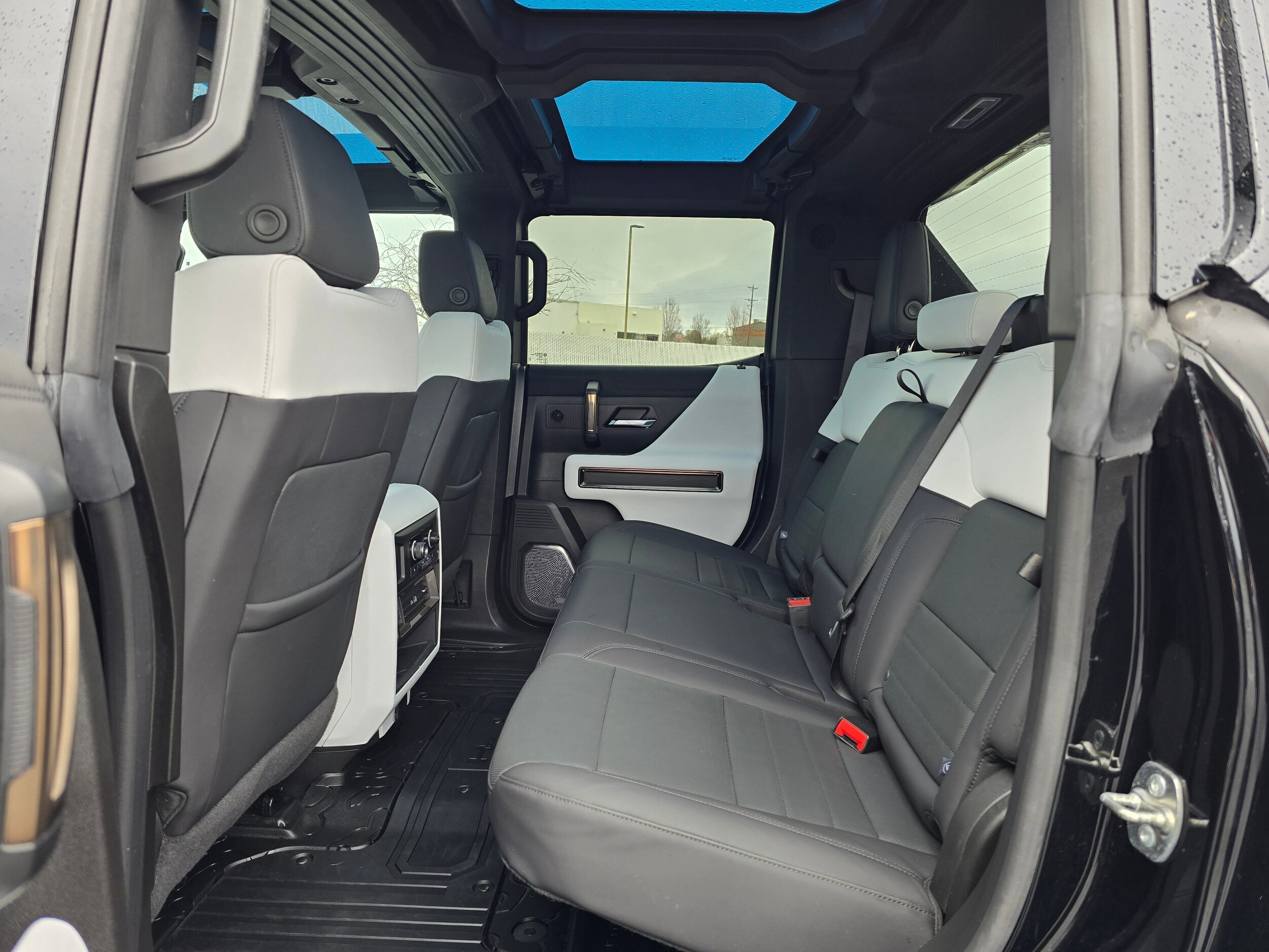 Used 2024 Void Black GMC 2X image 43