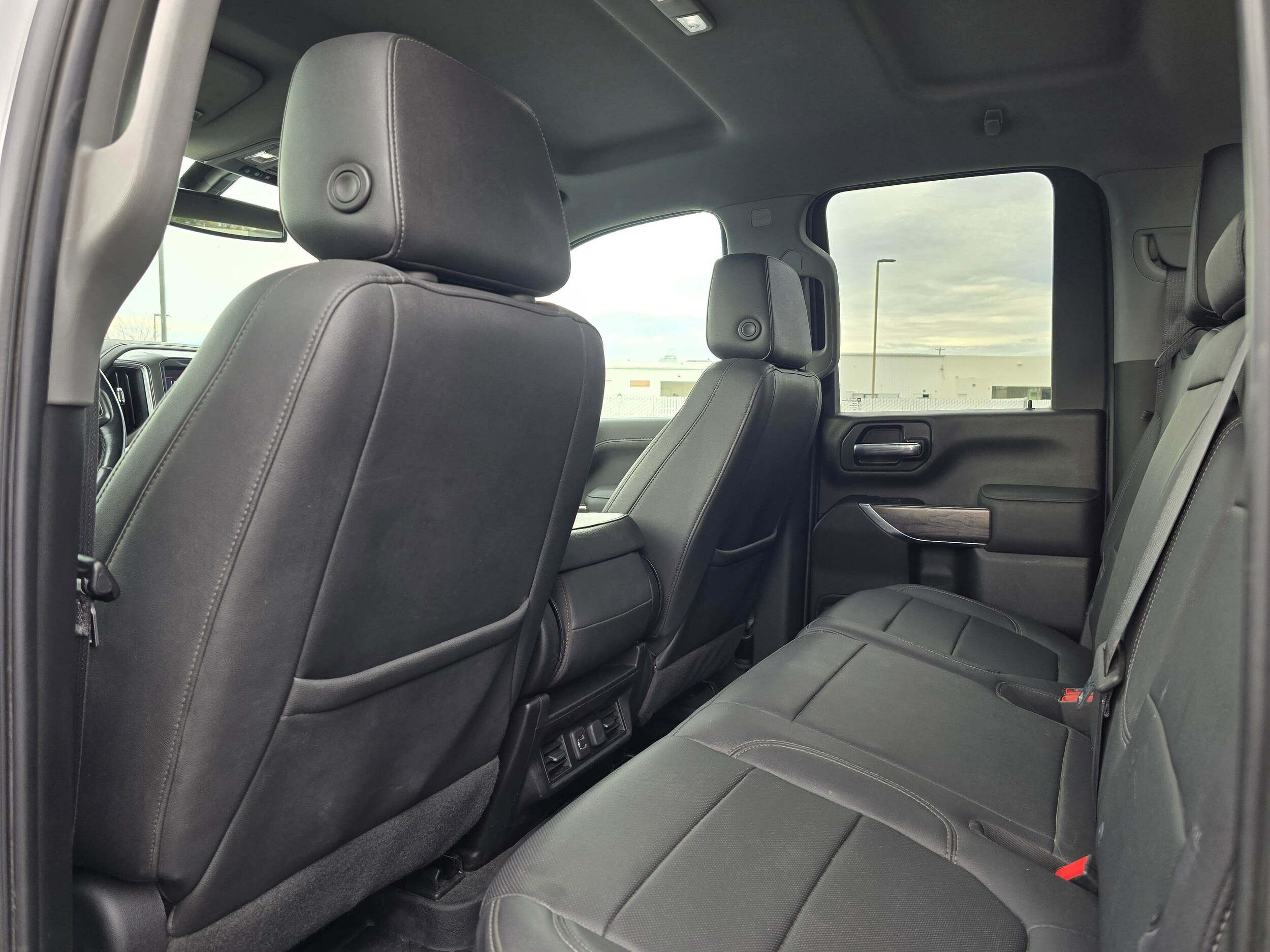 Used 2022 Summit White Chevrolet LTZ image 11