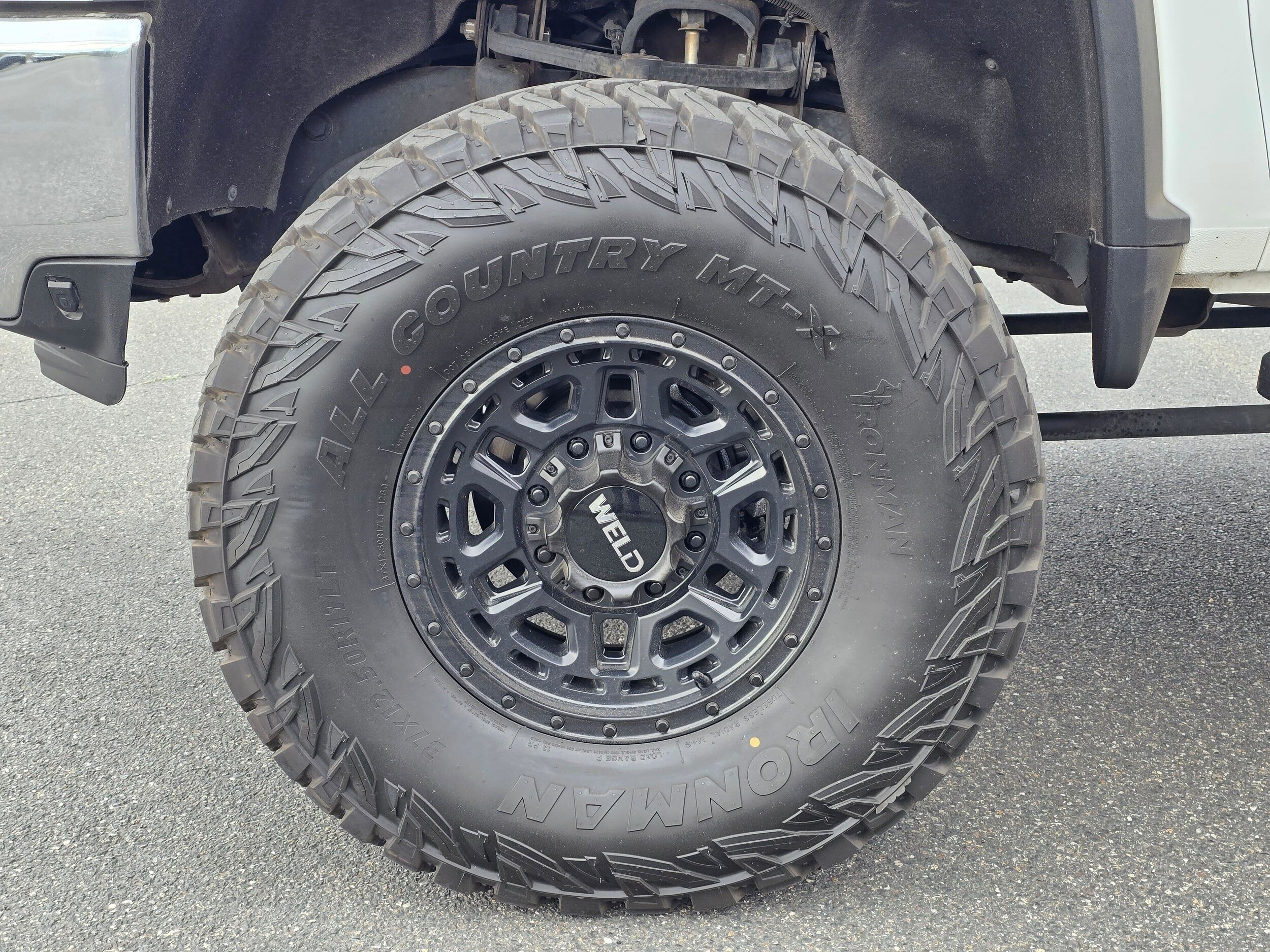 Used 2022 Summit White Chevrolet LTZ image 8