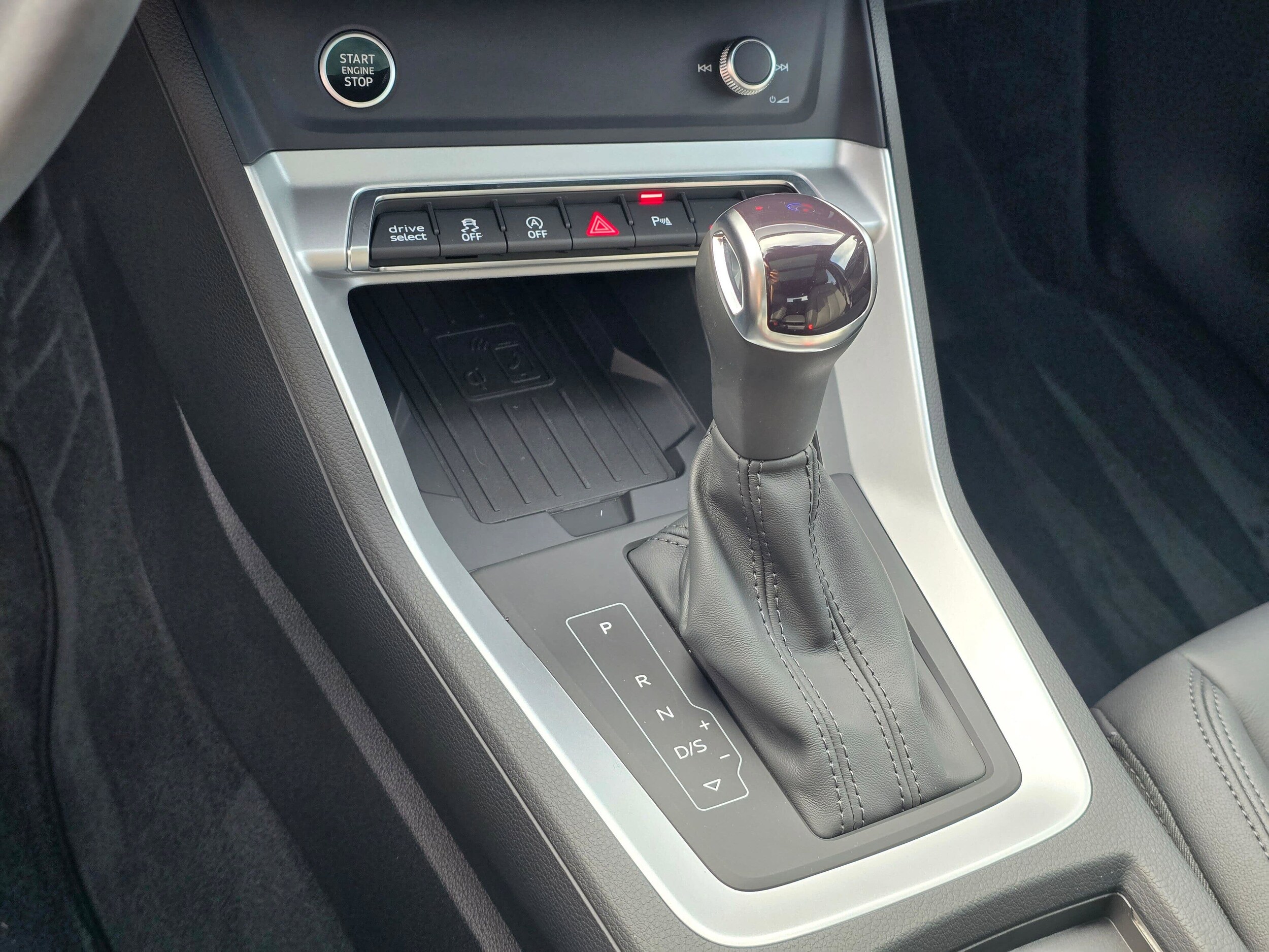 Certified Used 2025 Chronos Gray Metallic Audi S line Premium image 22