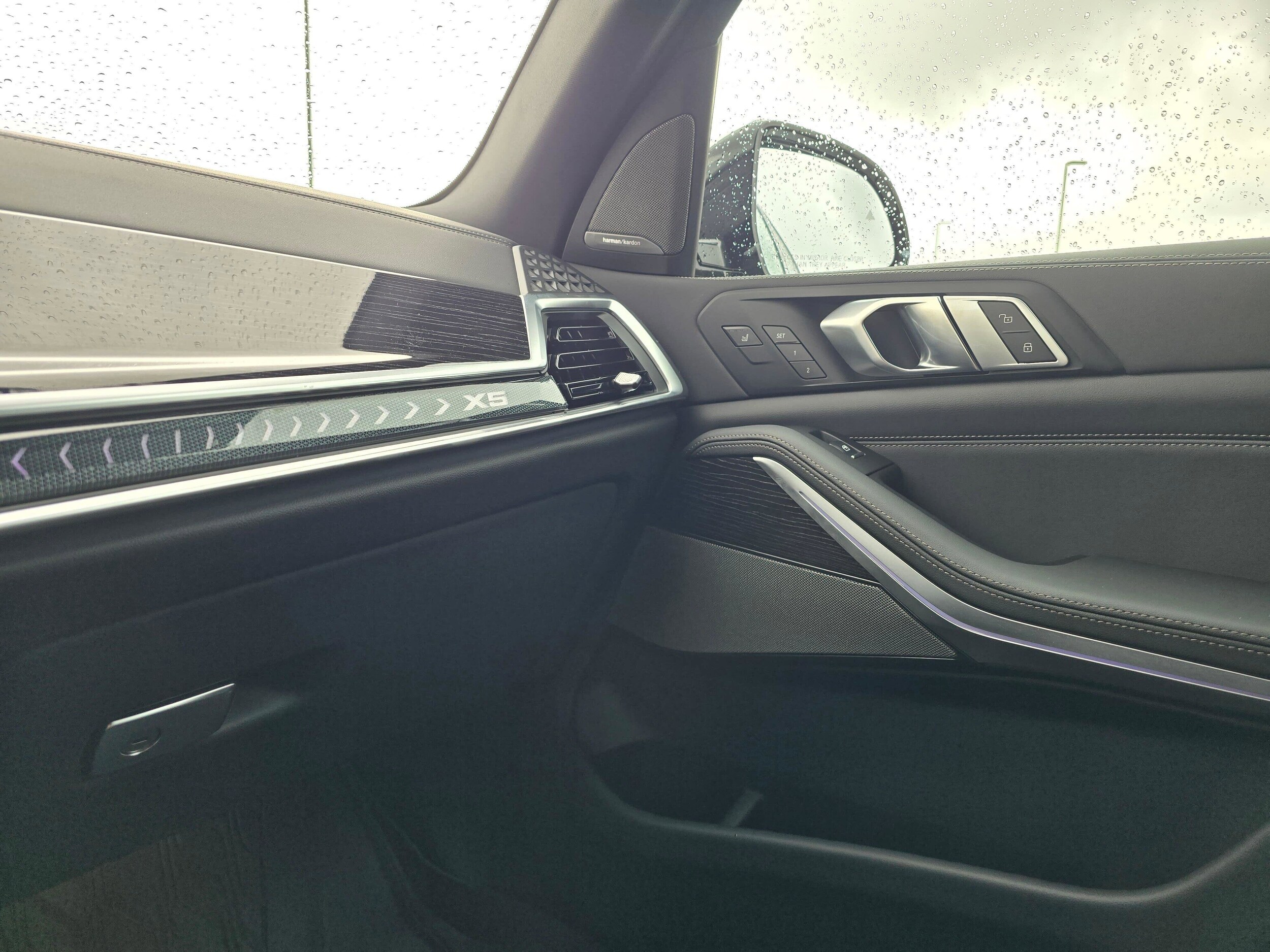 Used 2026 Mineral White Metallic BMW xDrive50e image 26