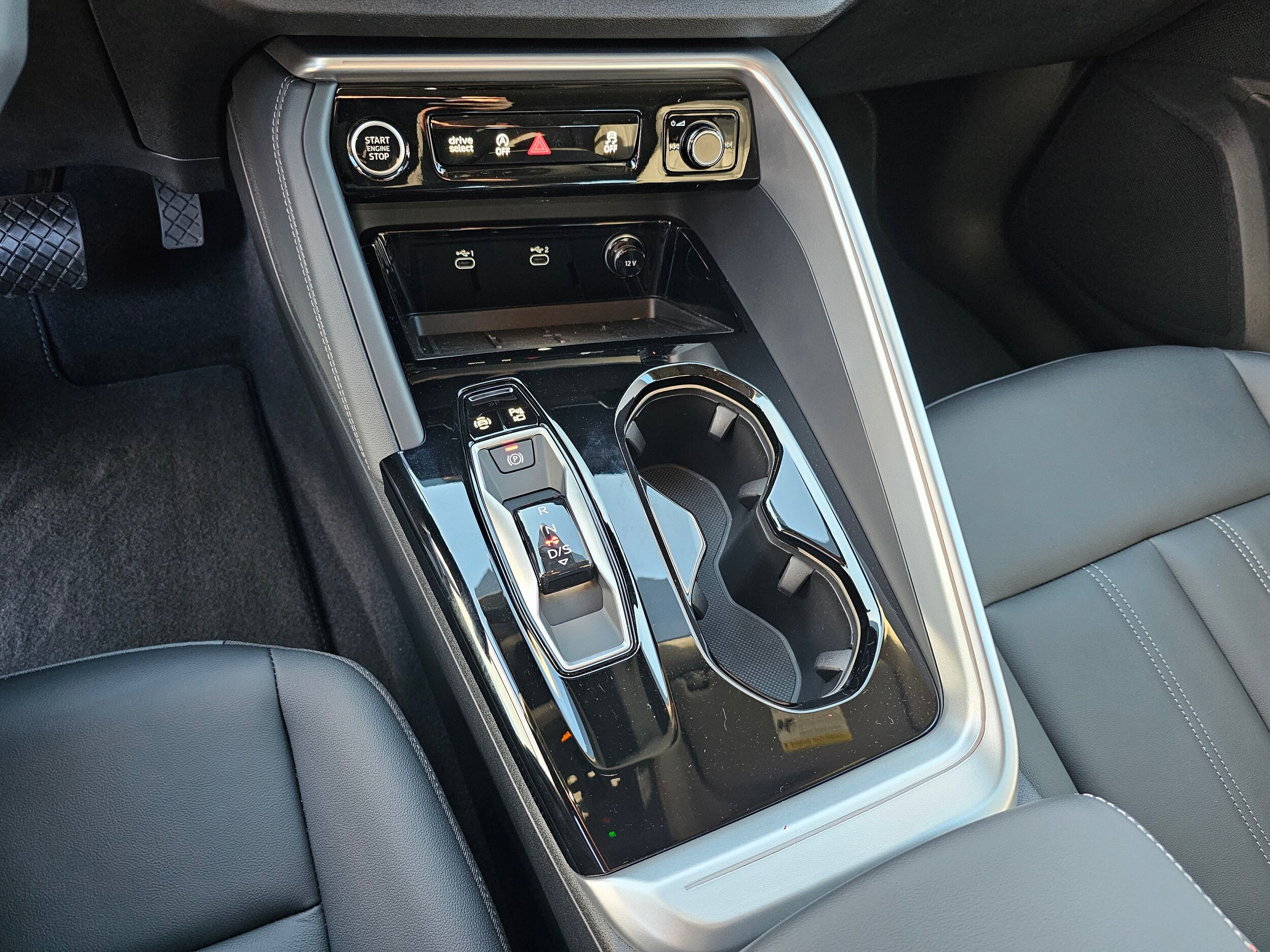 New 2025 Navarra Blue Audi 2.0T Premium image 11