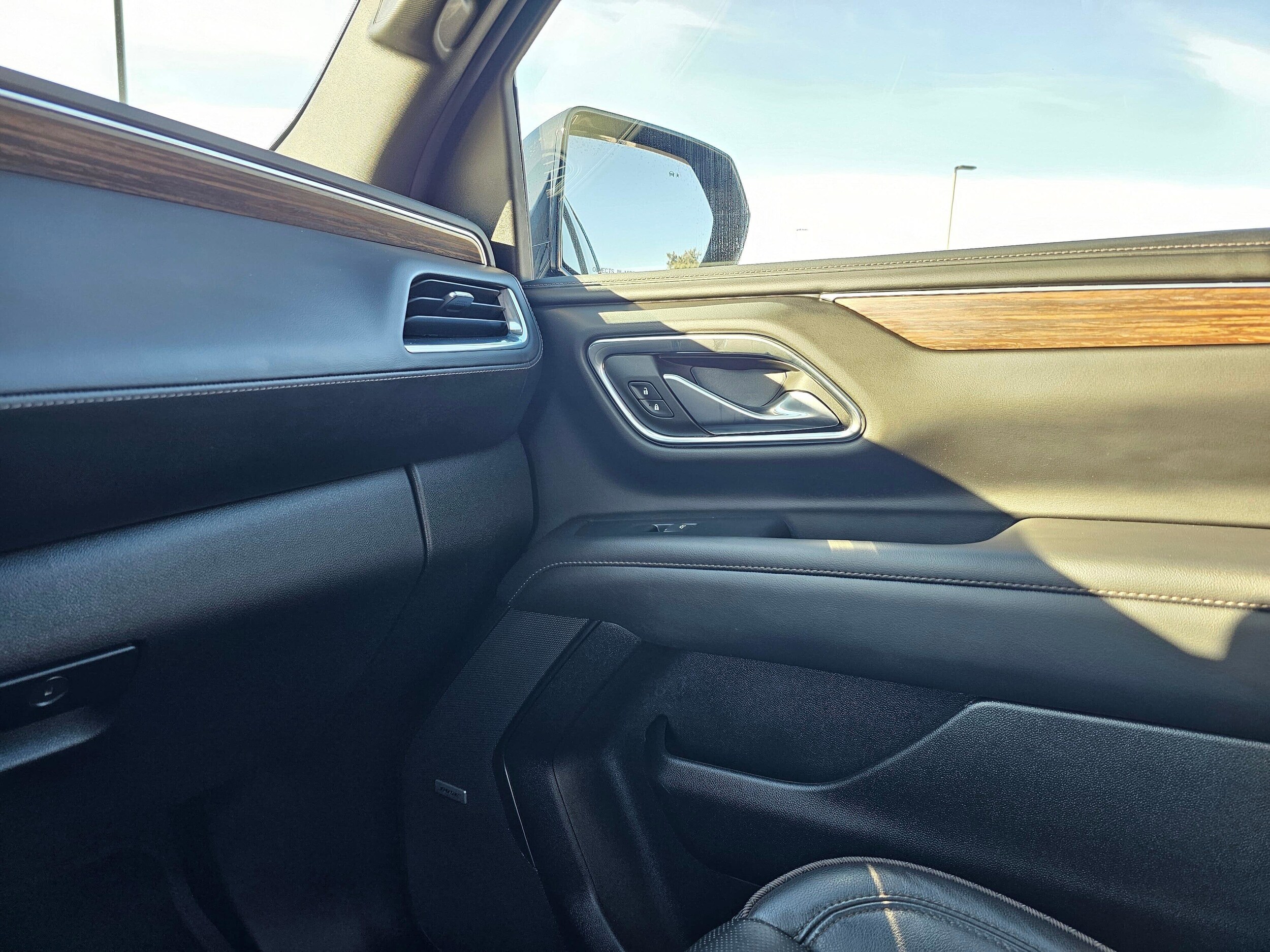 Used 2023 Black Chevrolet High Country image 26