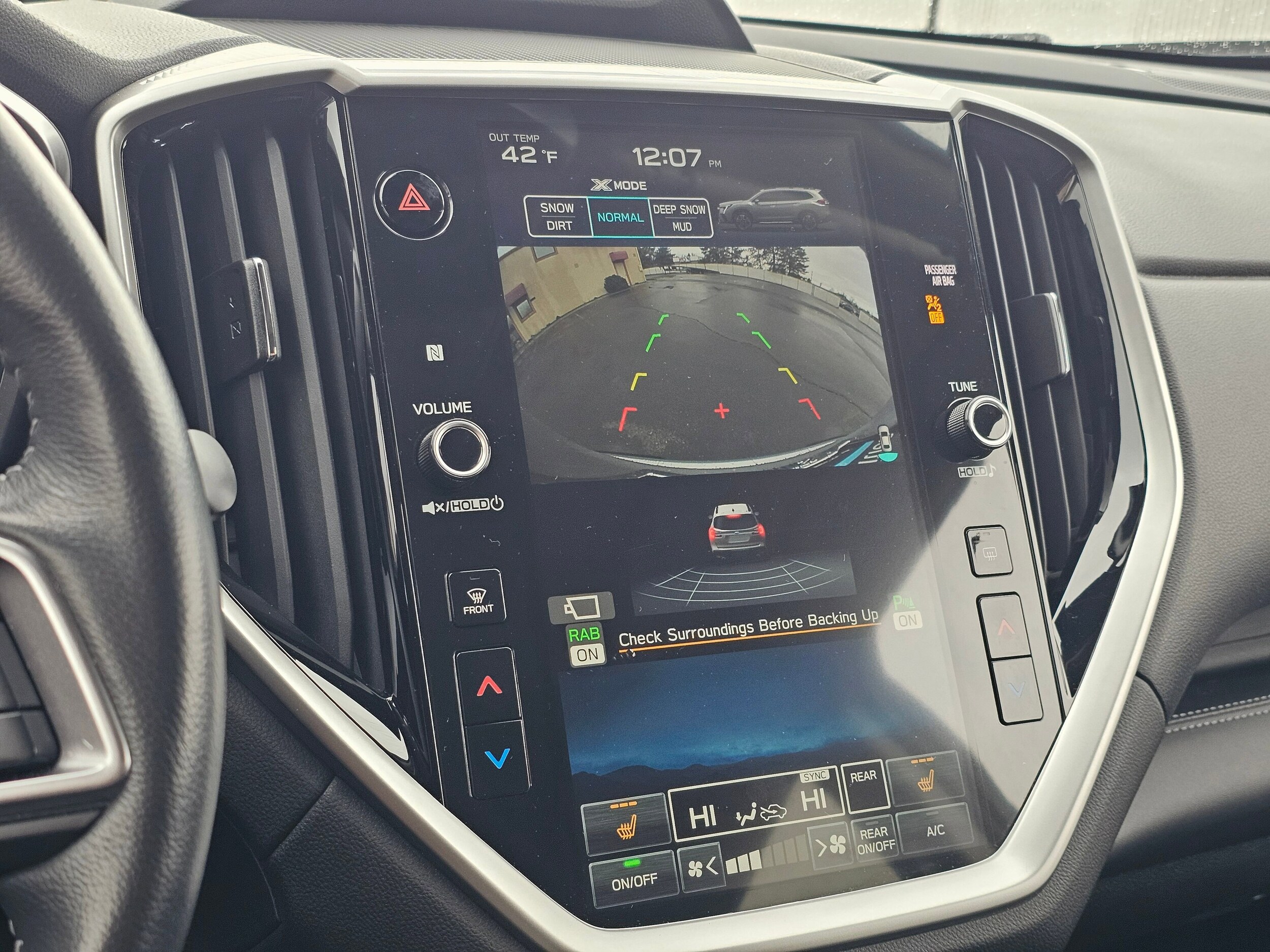 Used 2023 Ice Silver Metallic Subaru Limited image 38