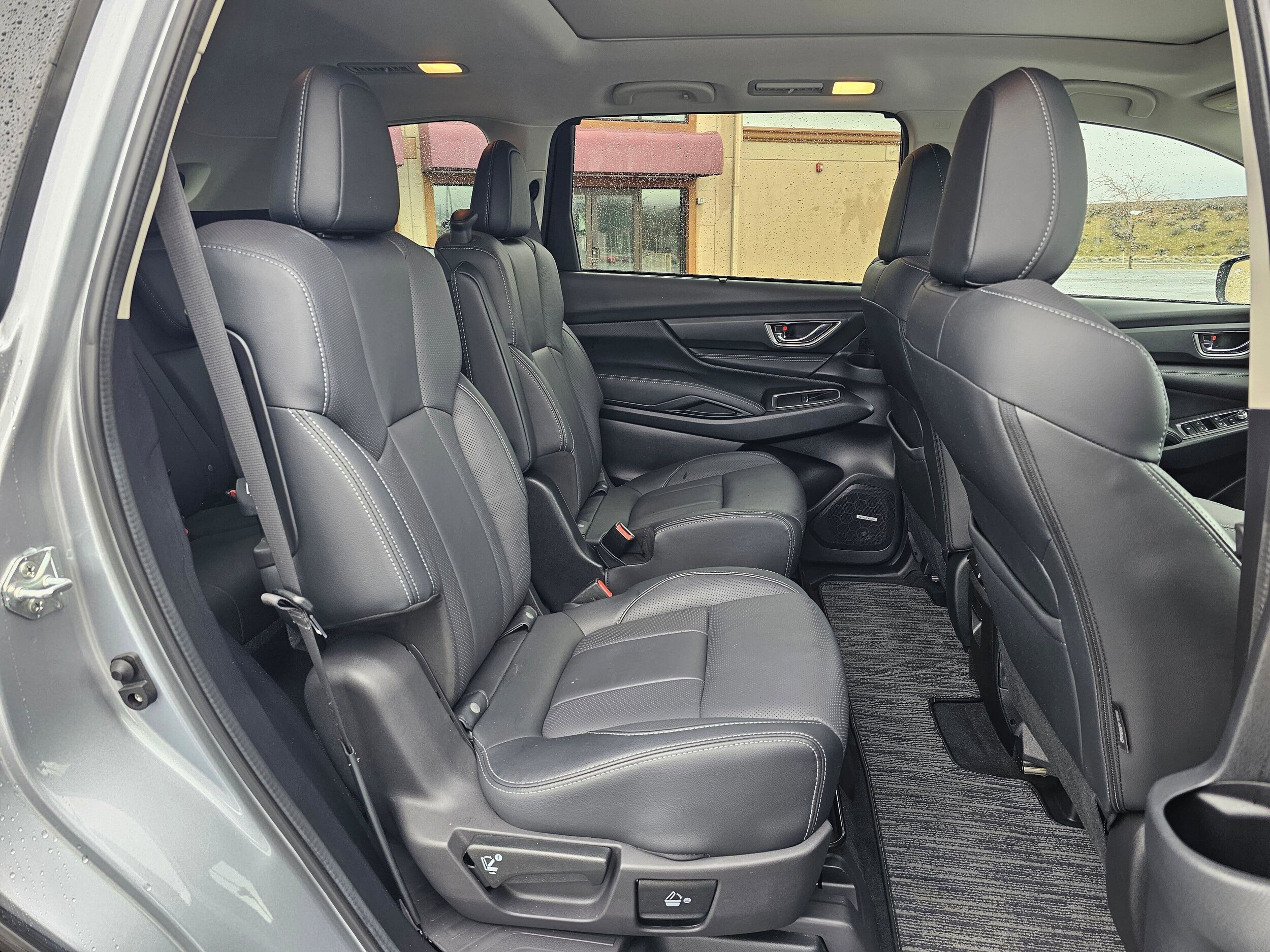 Used 2023 Ice Silver Metallic Subaru Limited image 13