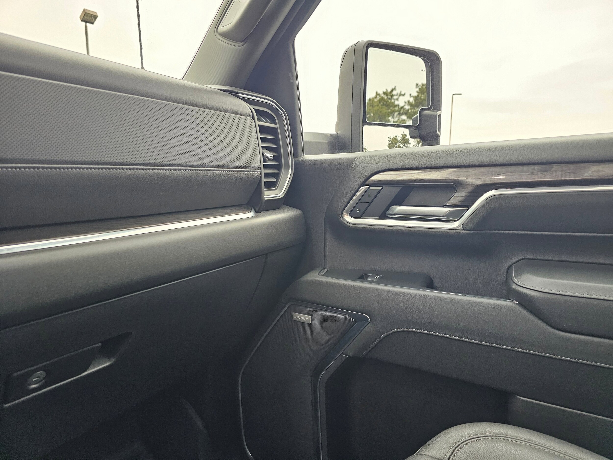 Used 2025 Black Chevrolet LTZ image 26