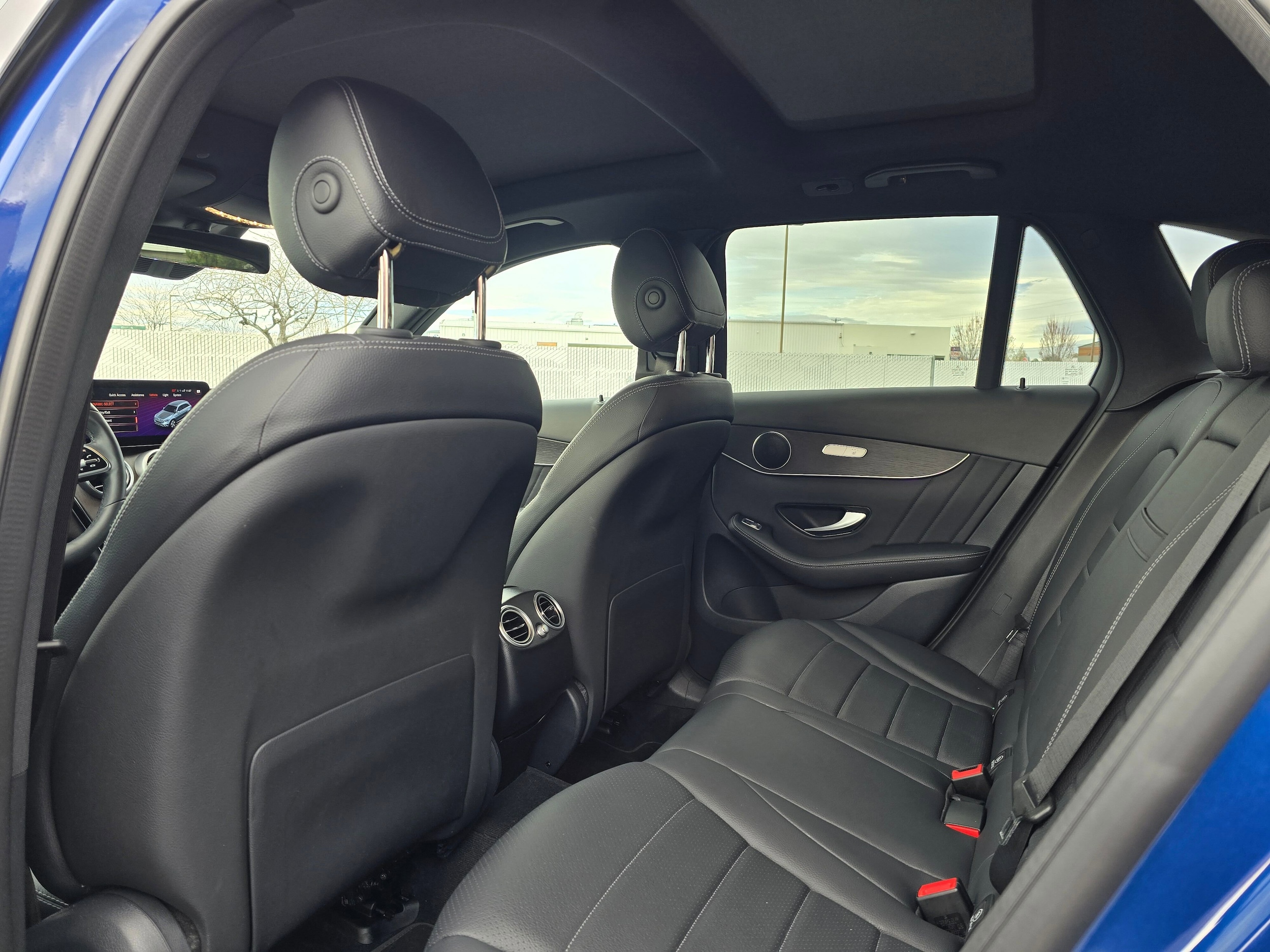 Used 2022 Starling Blue Metallic Mercedes-Benz GLC 300 image 43