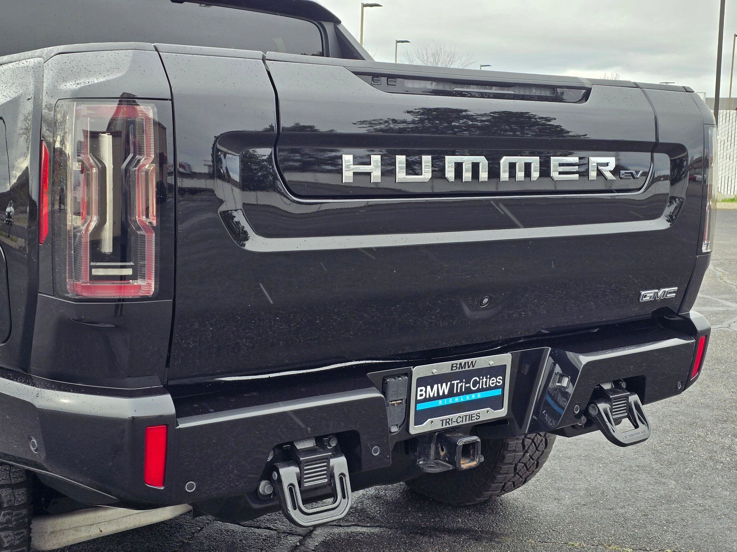 Used 2024 Void Black GMC 2X image 7