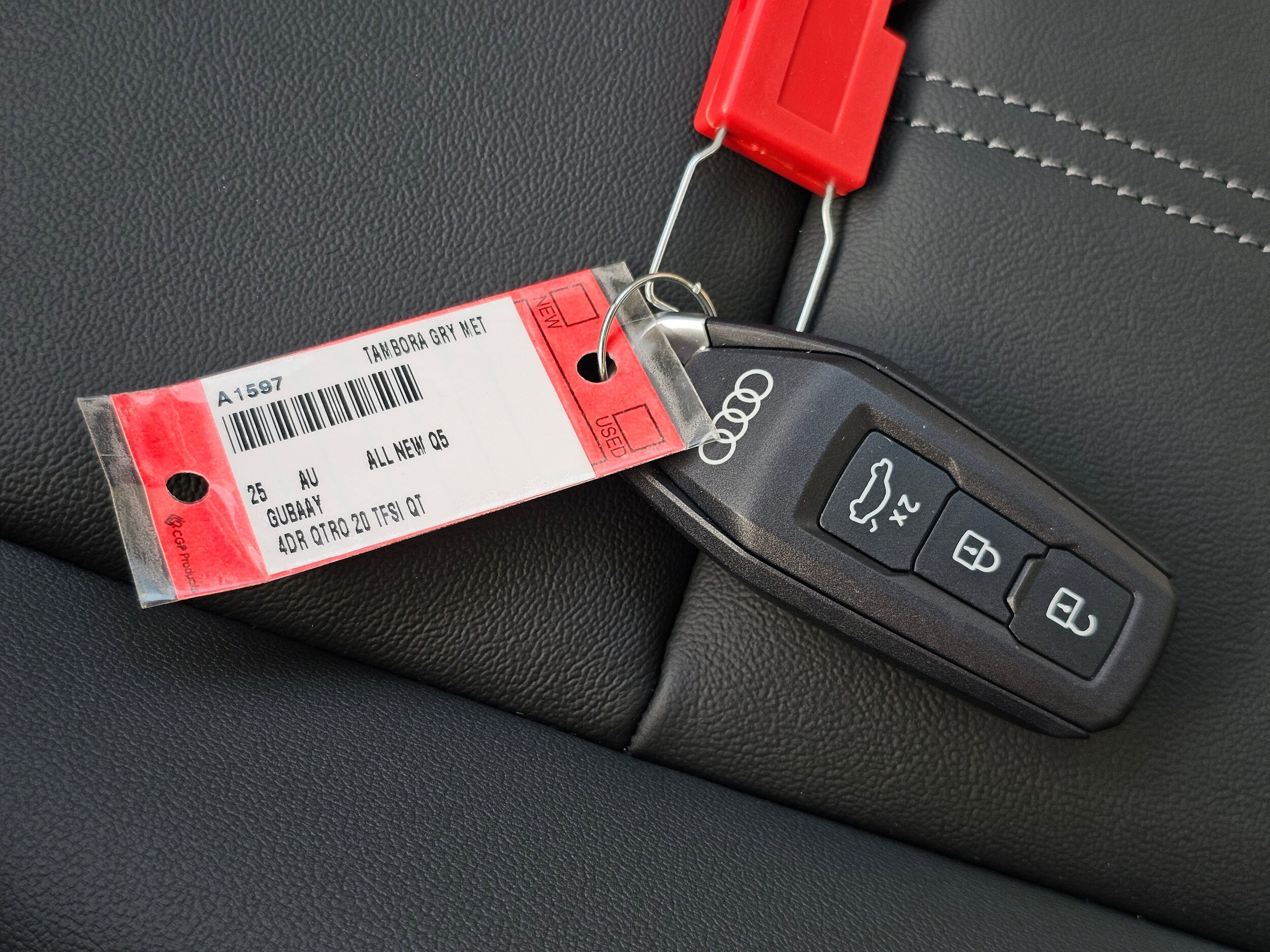 New 2025 Tambora Gray Audi 2.0T Premium image 31