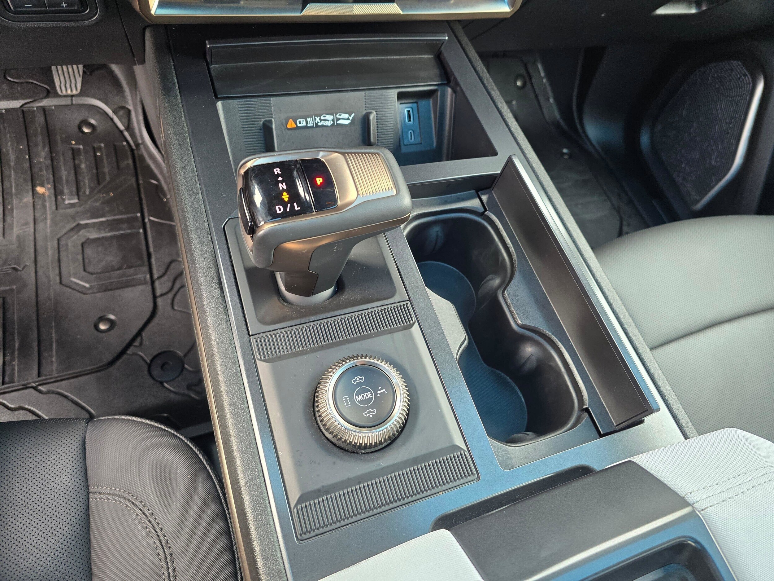 Used 2024 Void Black GMC 2X image 22