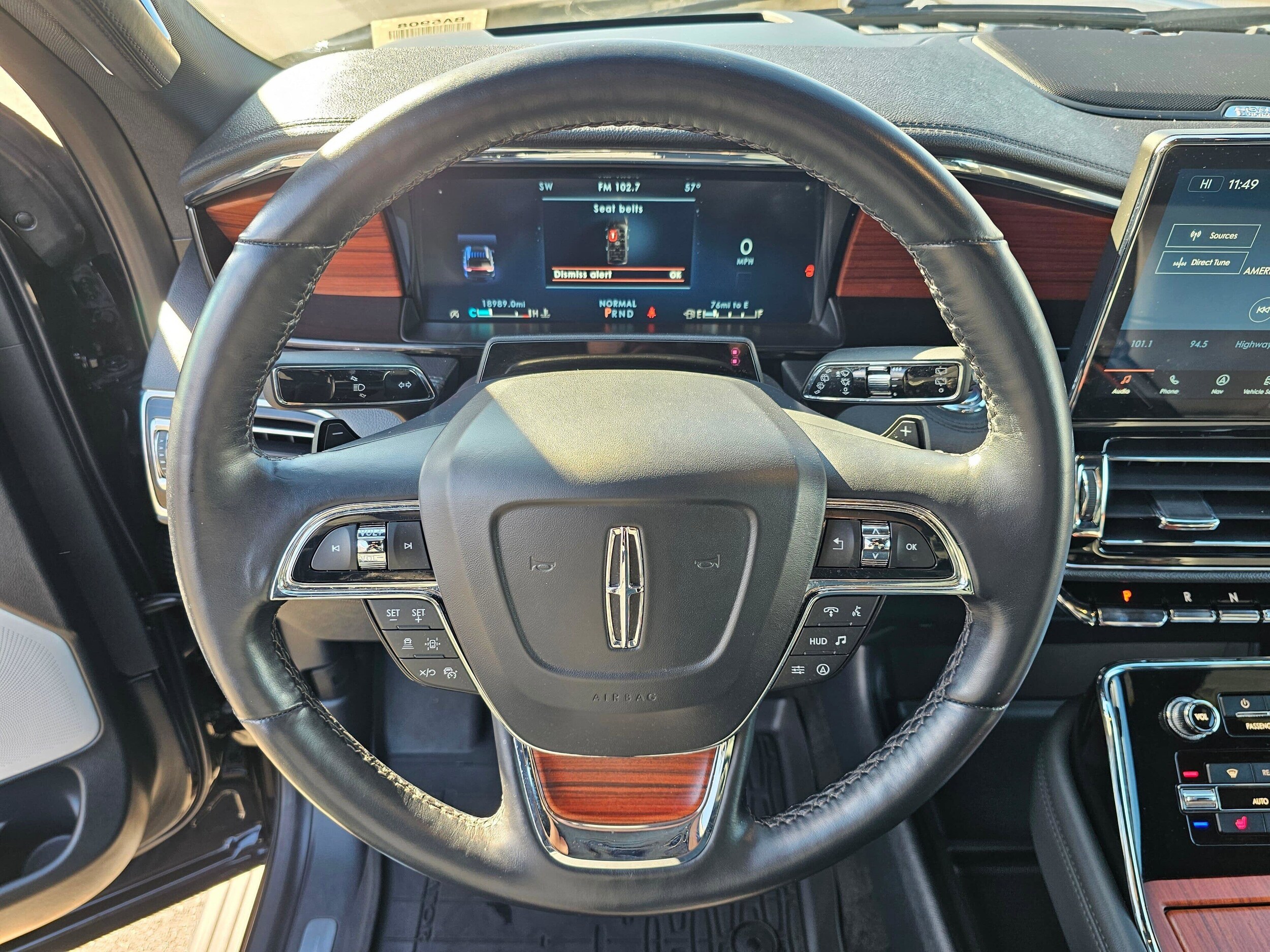 Used 2024 Infinite Black Metallic Clearcoat Lincoln Reserve image 17