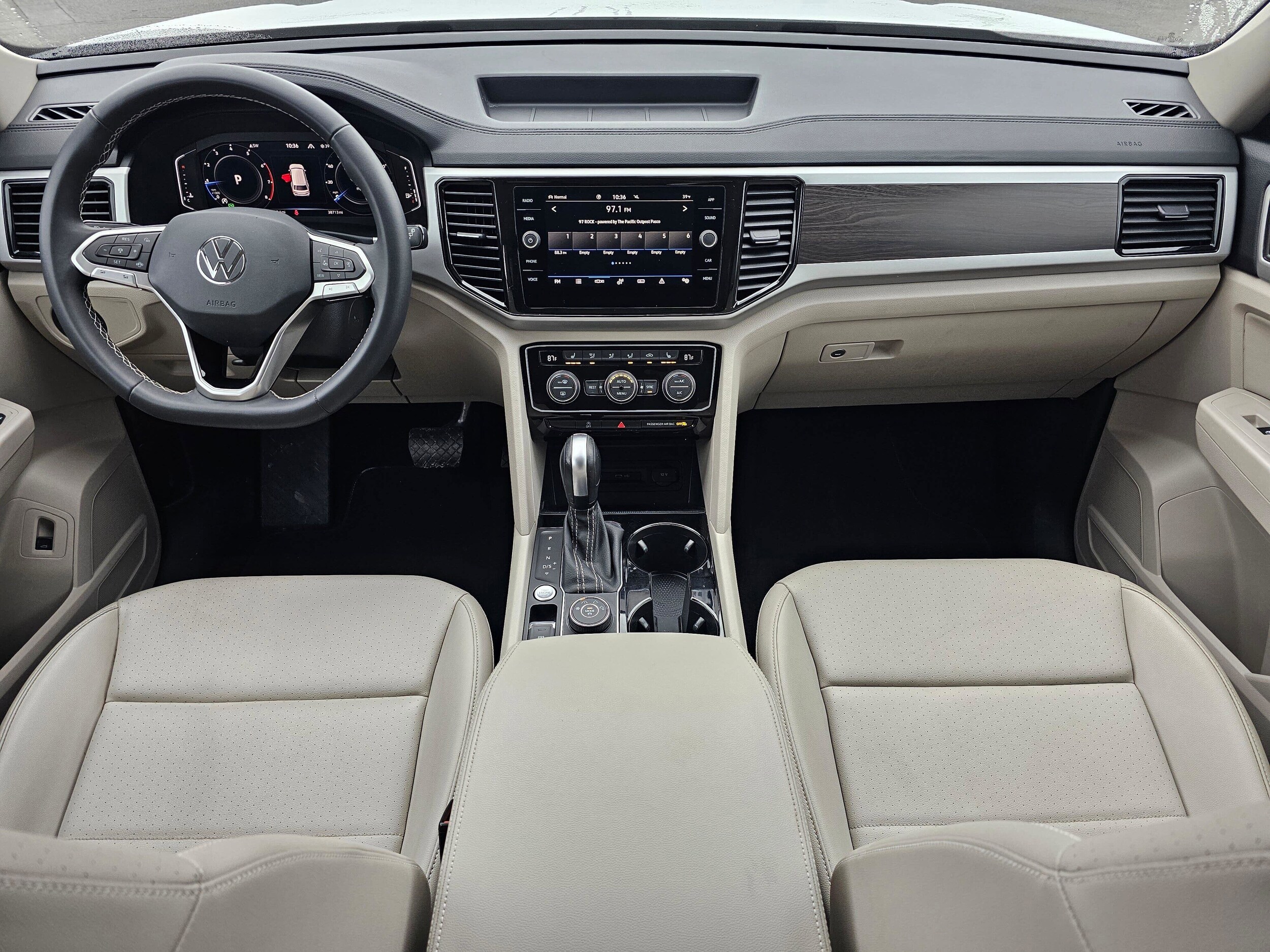 Used 2023 Pure White Volkswagen 2.0T SE w/Technology image 11