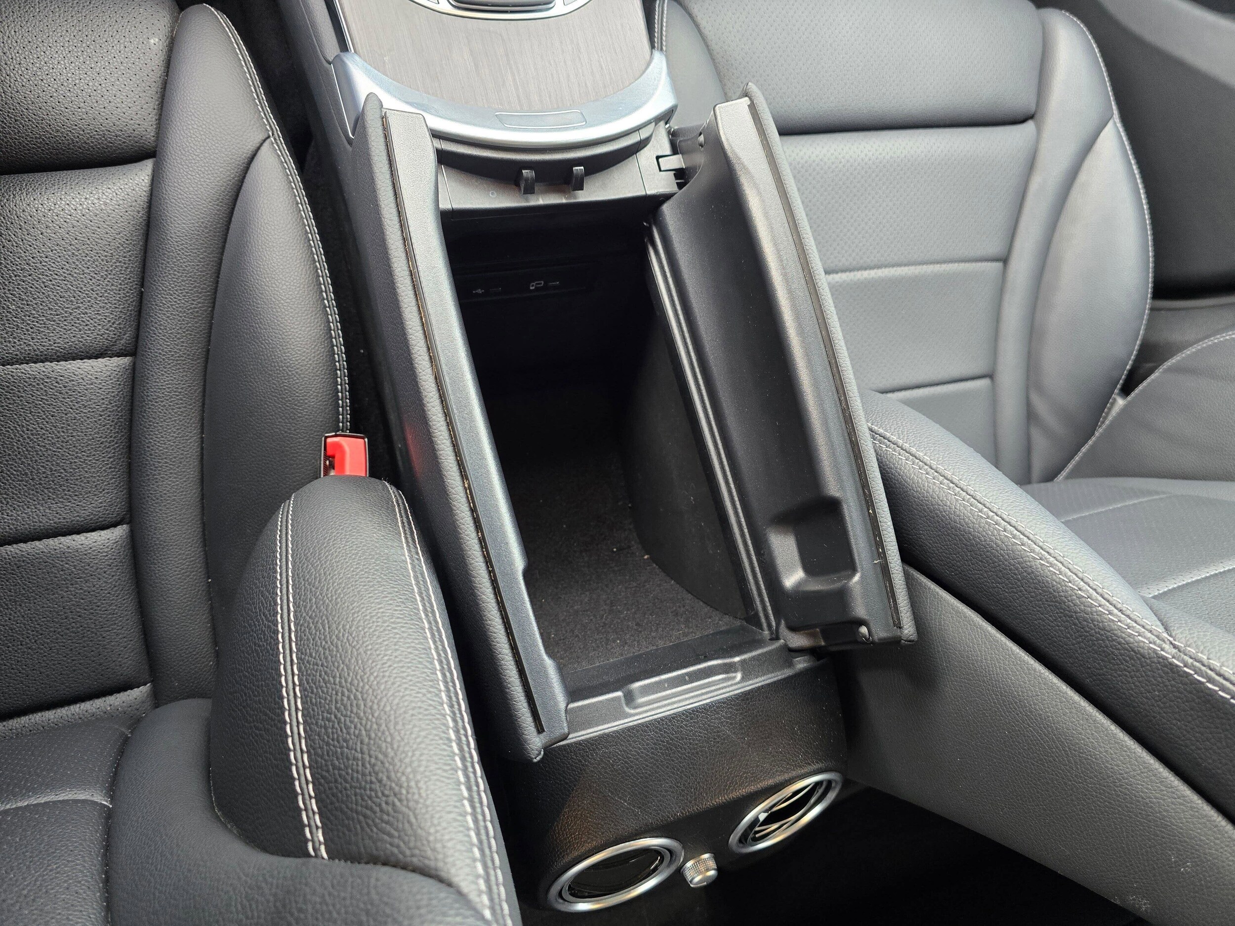 Used 2022 Starling Blue Metallic Mercedes-Benz GLC 300 image 25