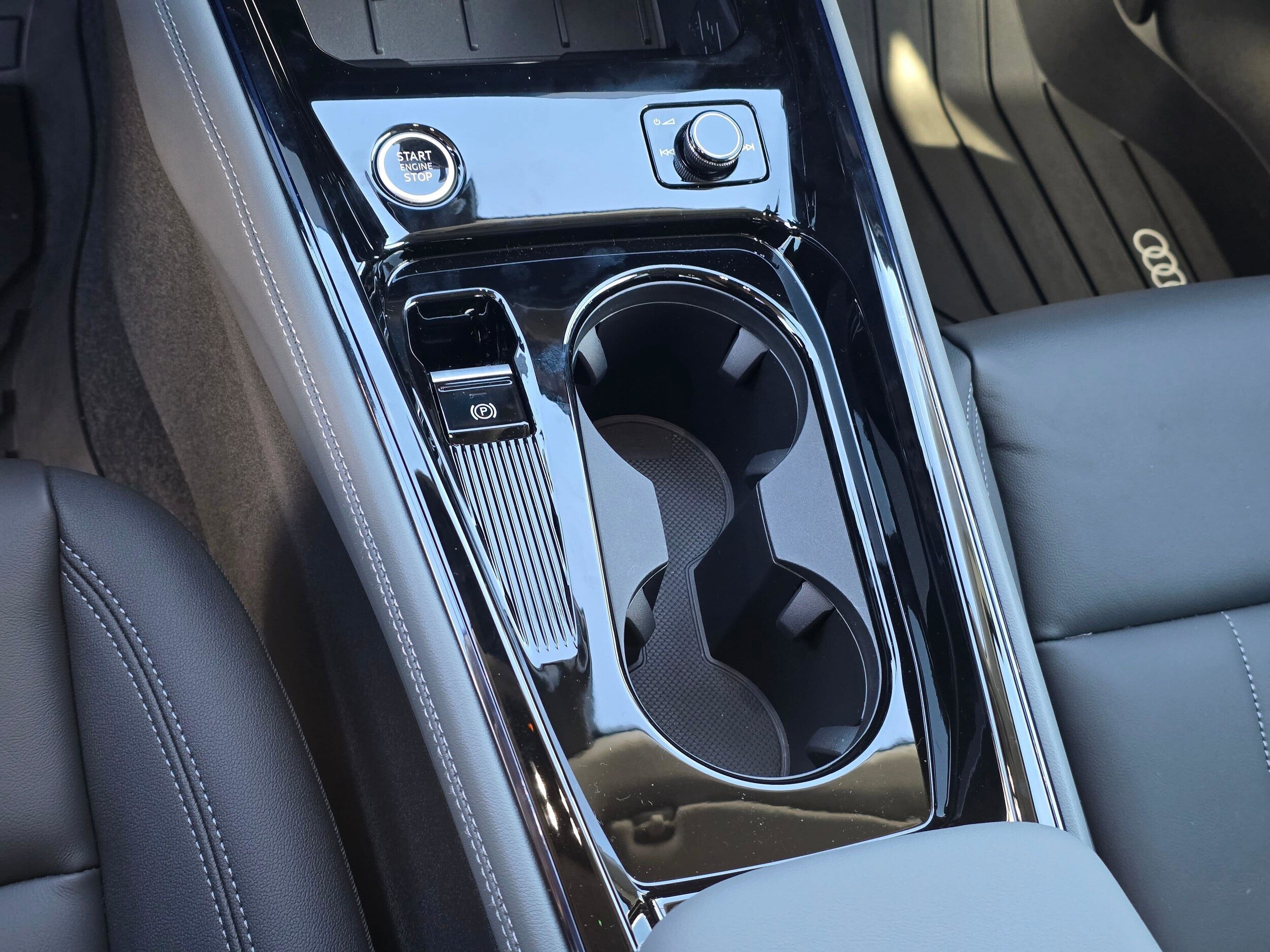 New 2026 Glacier White Audi S line image 23