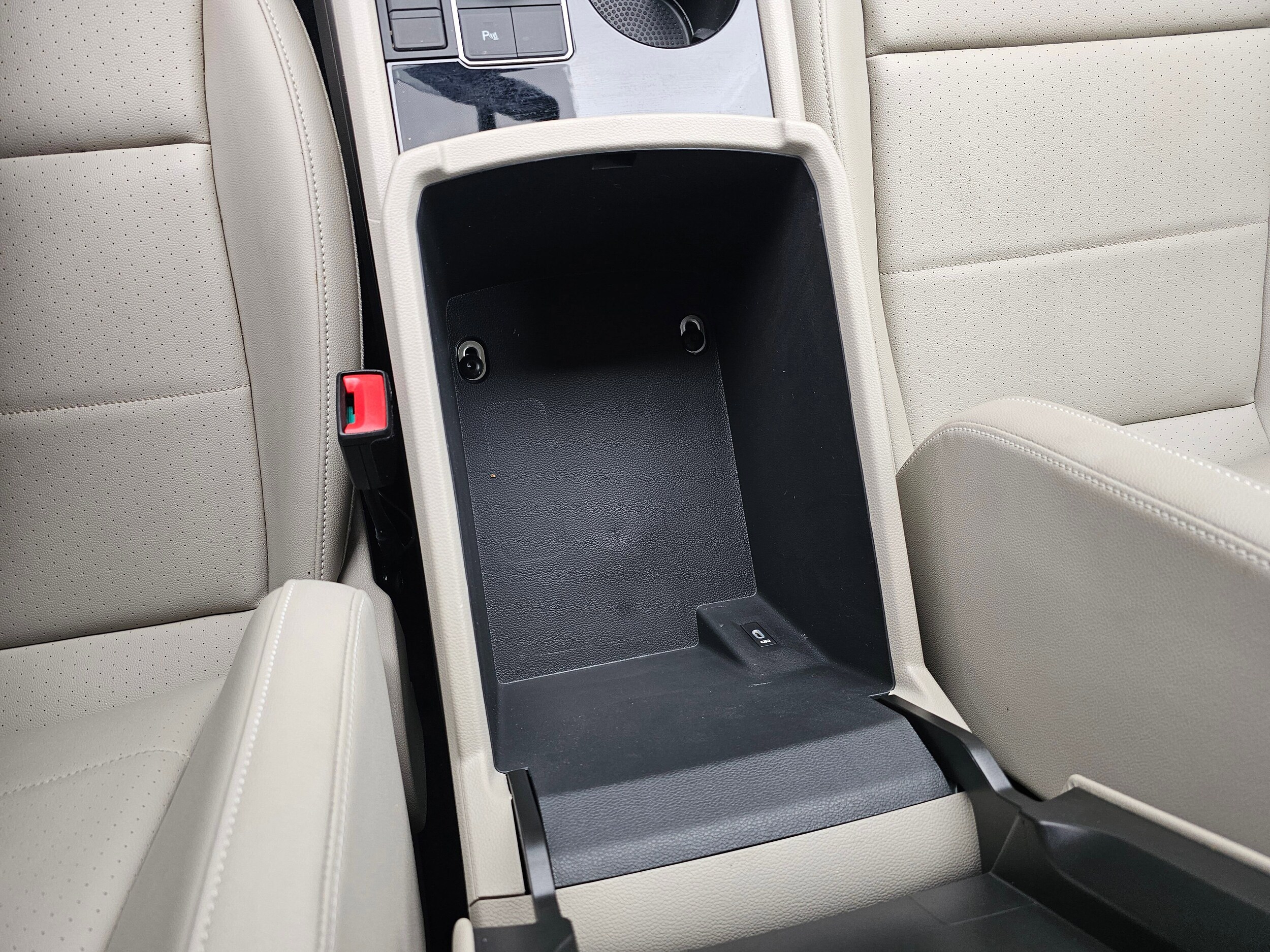 Used 2023 Pure White Volkswagen 2.0T SE w/Technology image 58