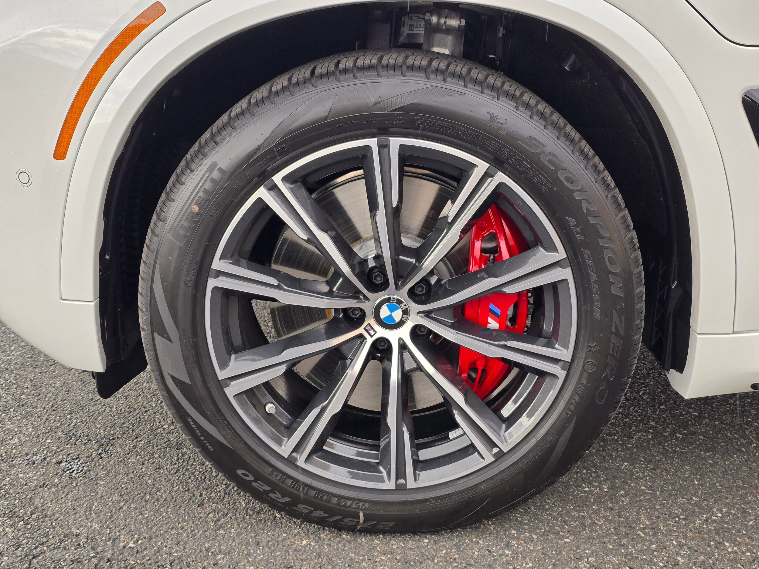 Used 2026 Mineral White Metallic BMW xDrive50e image 40