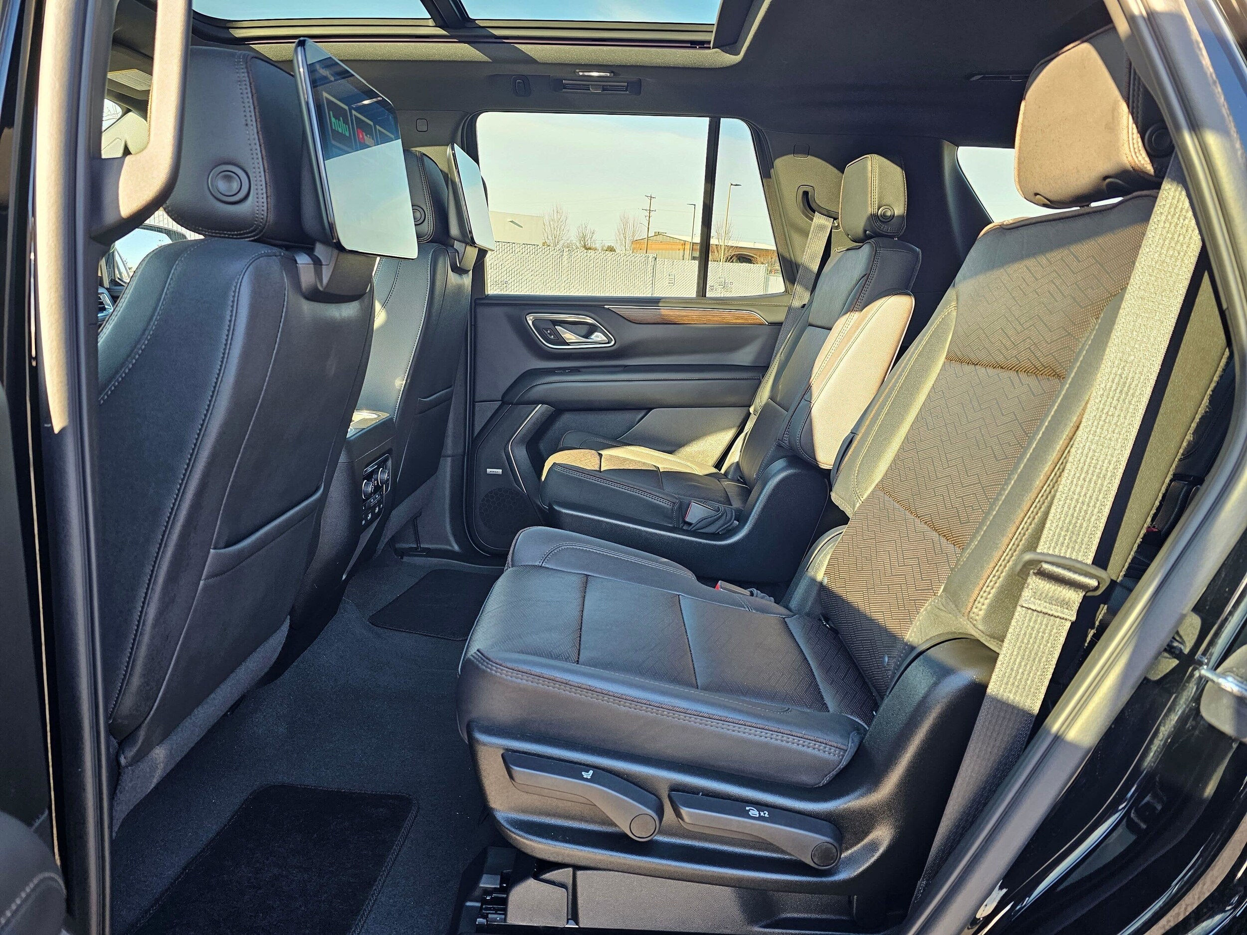 Used 2023 Black Chevrolet High Country image 13