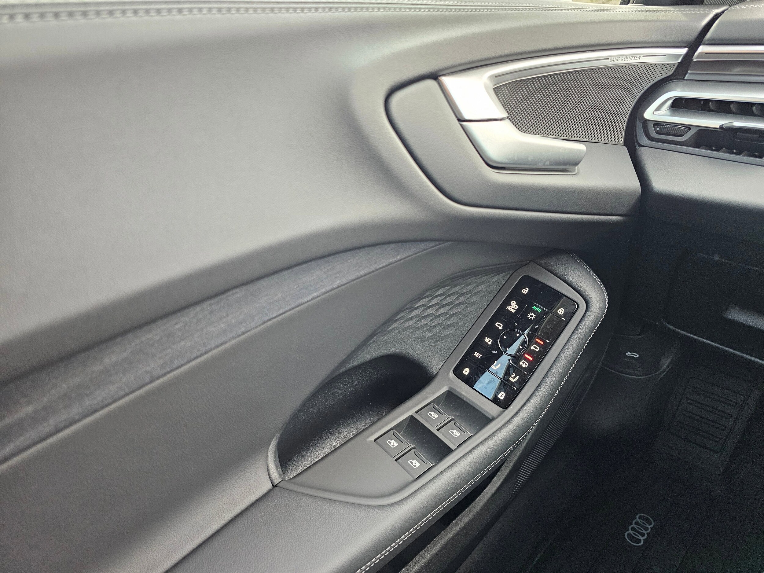 New 2025 Glacier White Audi 2.0T Premium Plus image 35