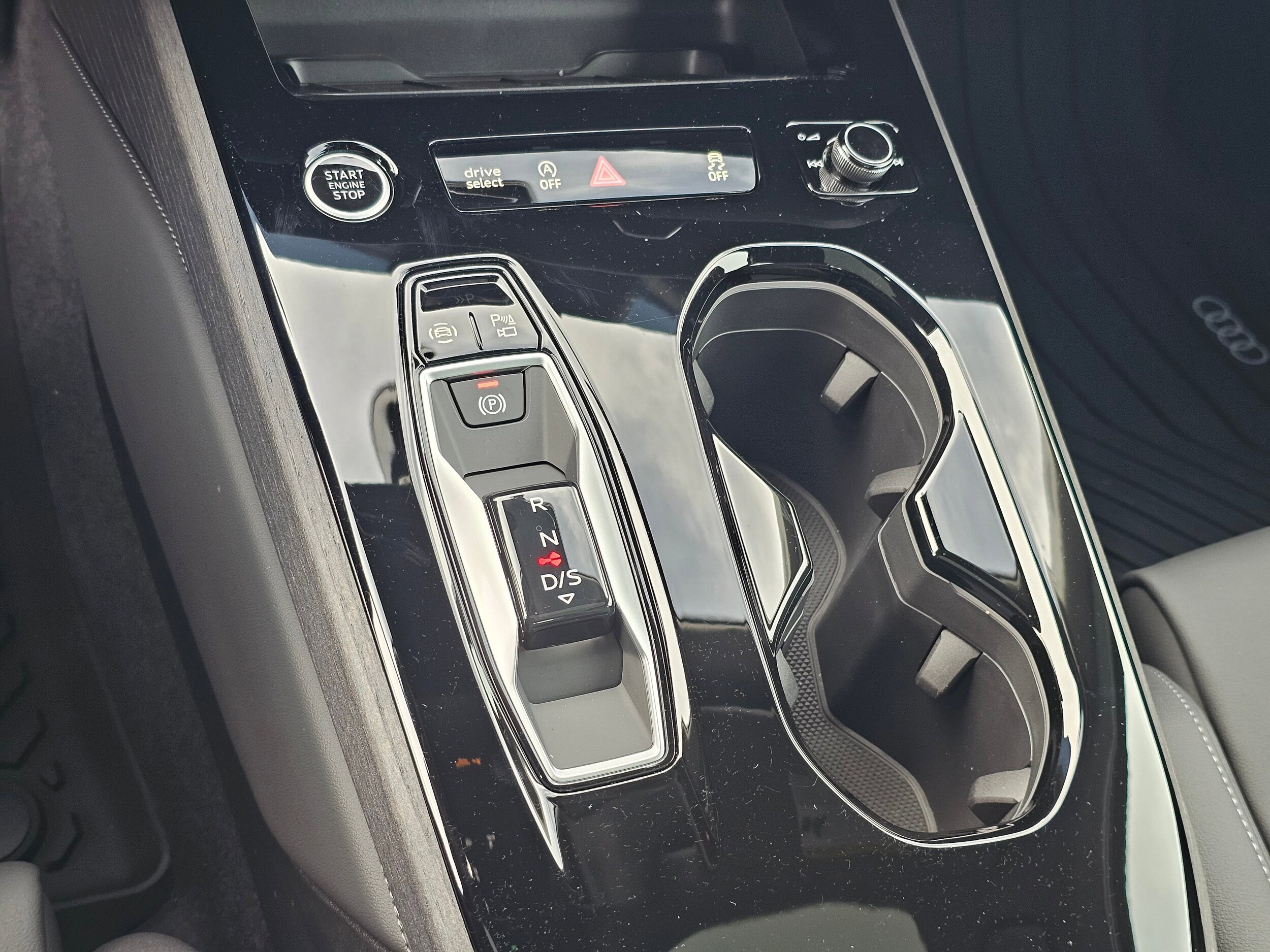 New 2025 Glacier White Audi 2.0T Premium Plus image 32