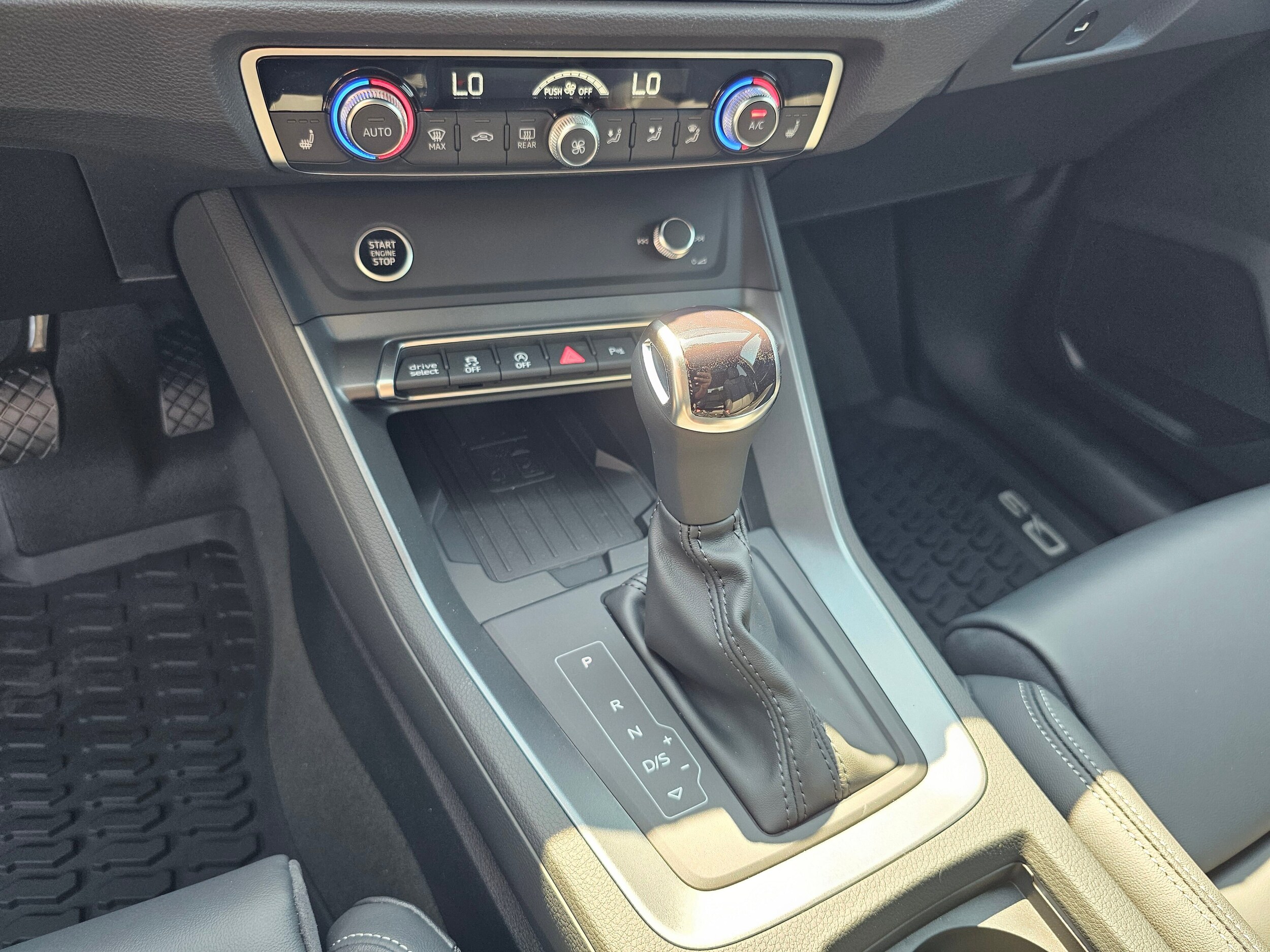 New 2025 Mythos Black Audi 45 S line Premium image 21