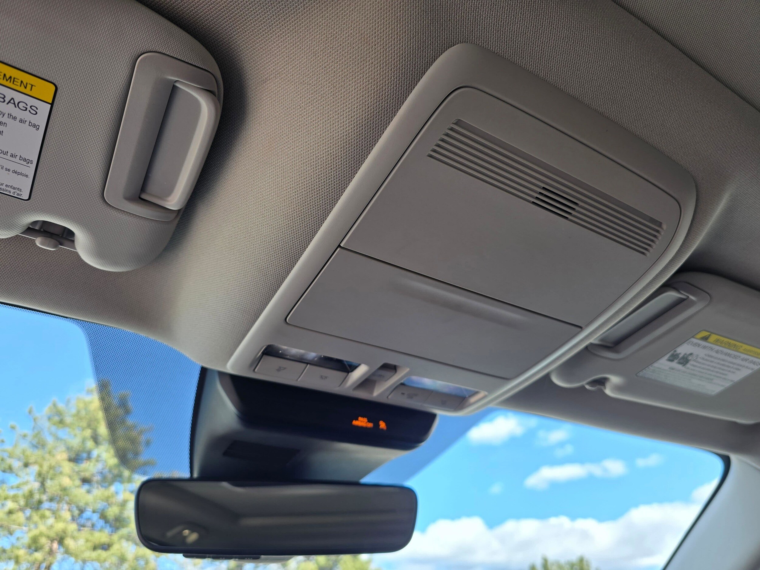 Used 2023 Wind Chill Pearl Mazda 2.5 Turbo image 25