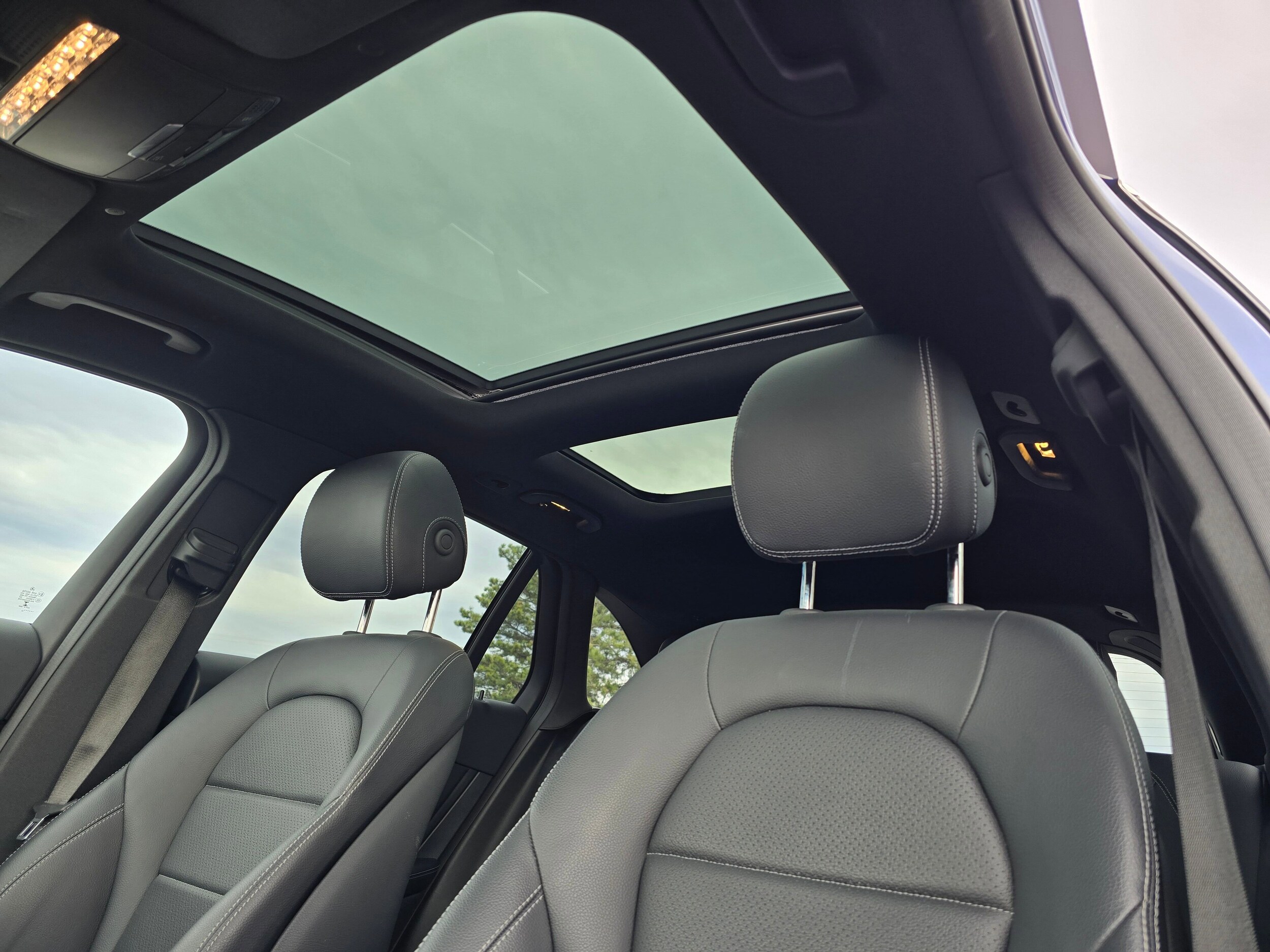 Used 2022 Starling Blue Metallic Mercedes-Benz GLC 300 image 60