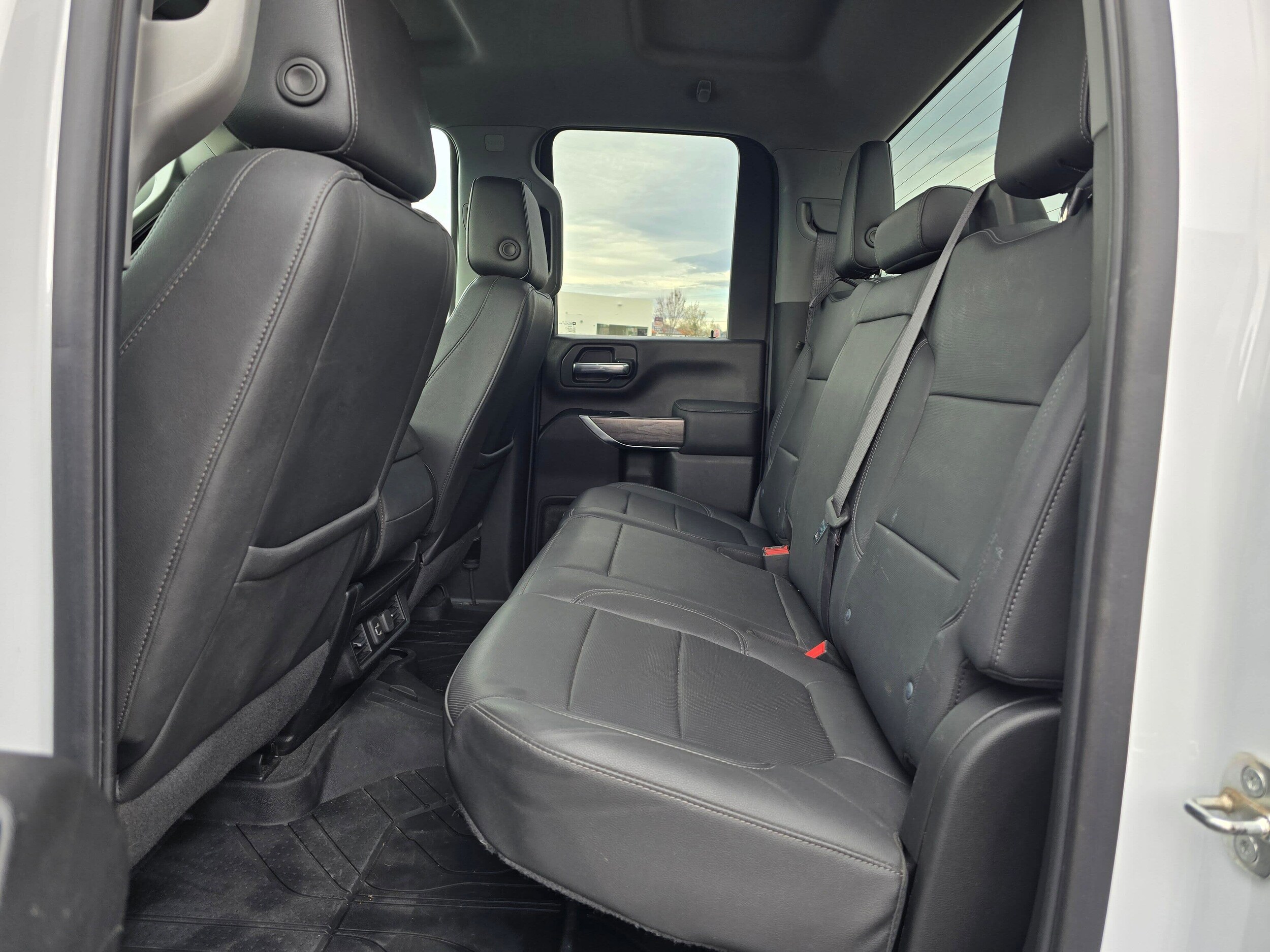 Used 2022 Summit White Chevrolet LTZ image 12