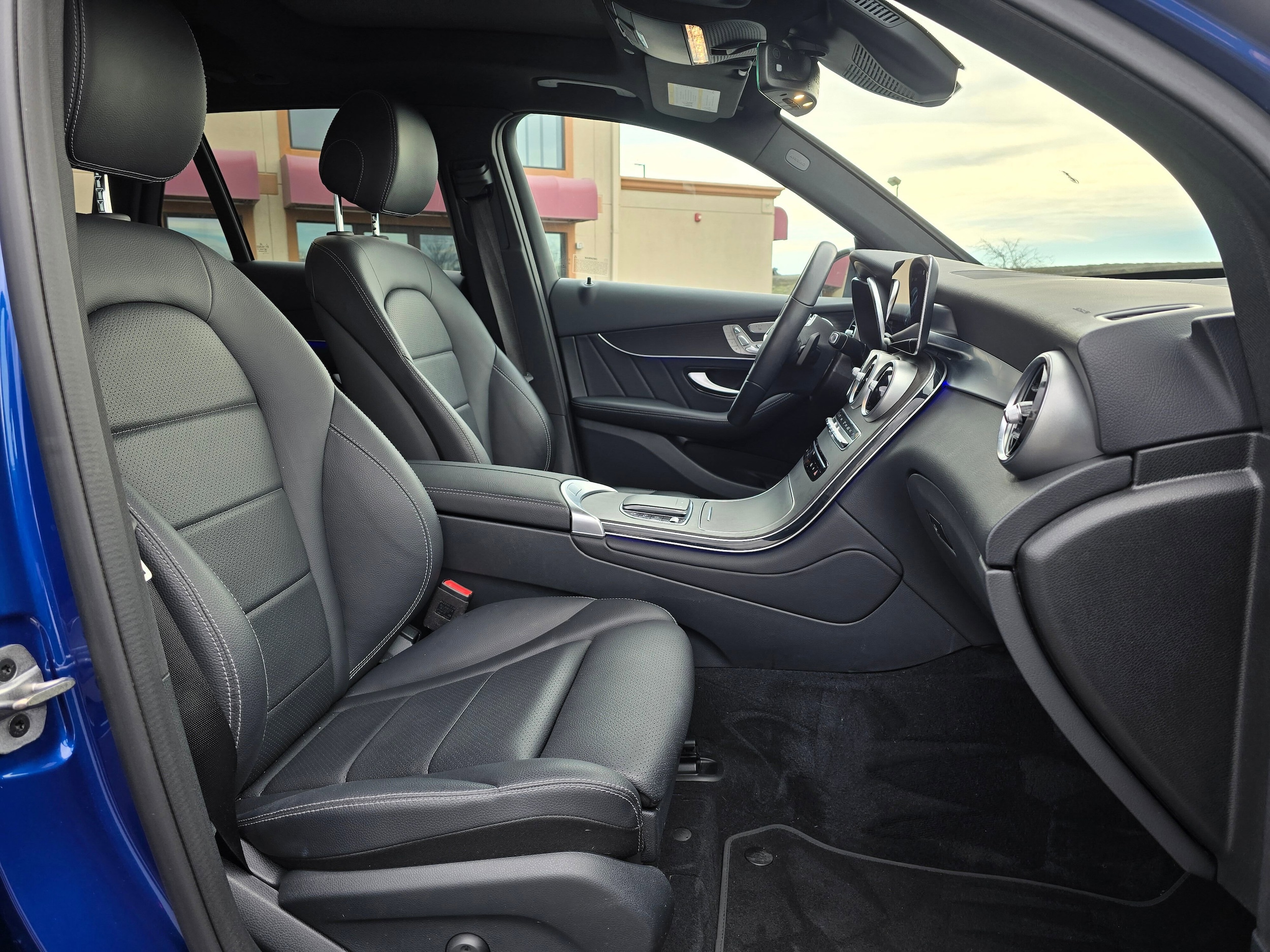 Used 2022 Starling Blue Metallic Mercedes-Benz GLC 300 image 46