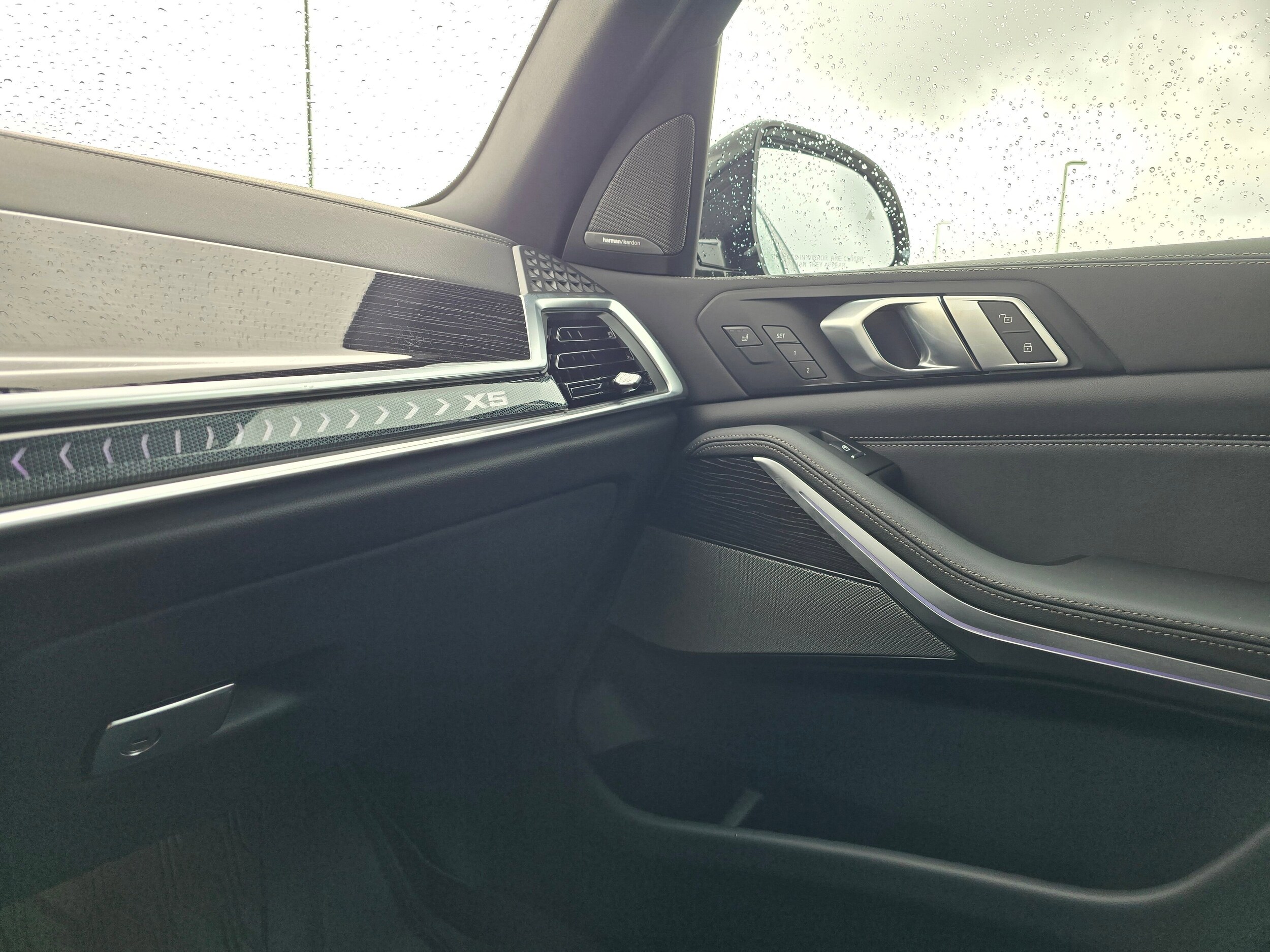 Used 2026 Mineral White Metallic BMW xDrive50e image 58