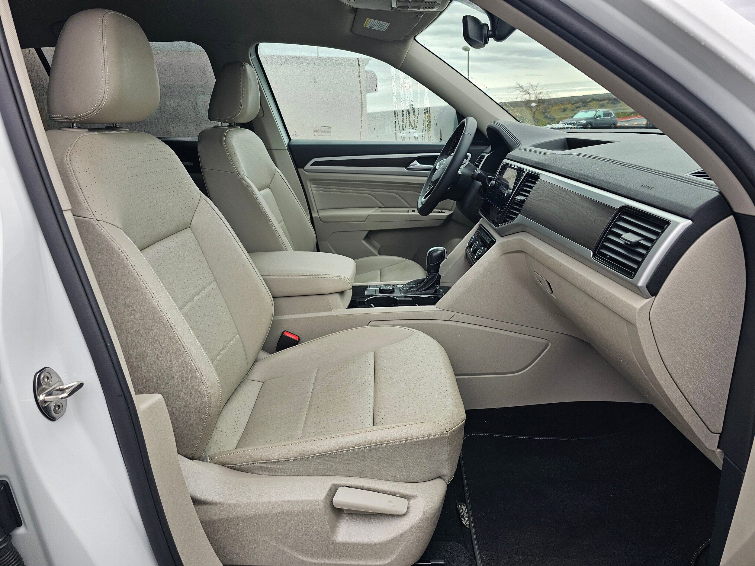 Used 2023 Pure White Volkswagen 2.0T SE w/Technology image 48