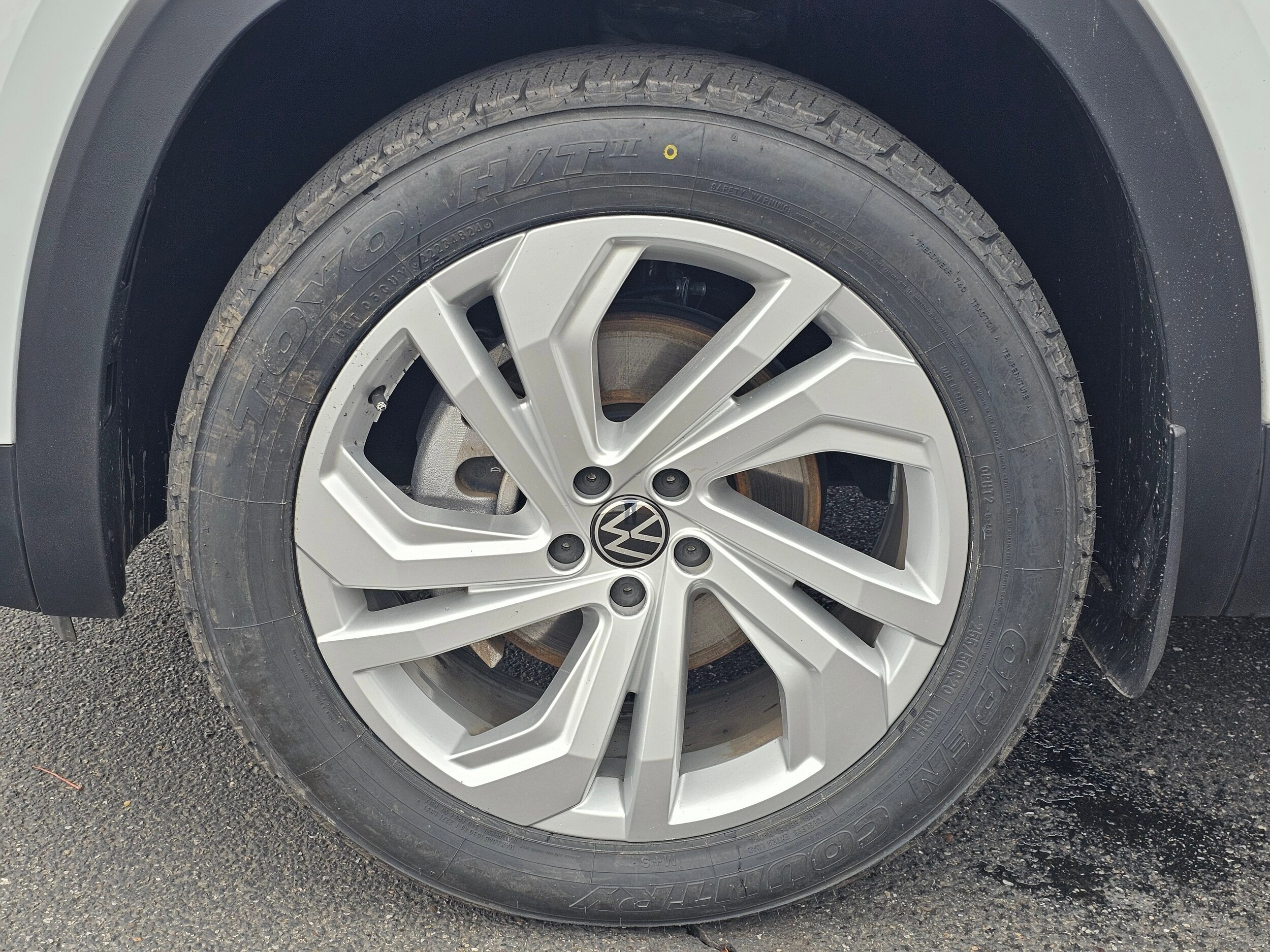 Used 2023 Pure White Volkswagen 2.0T SE w/Technology image 41