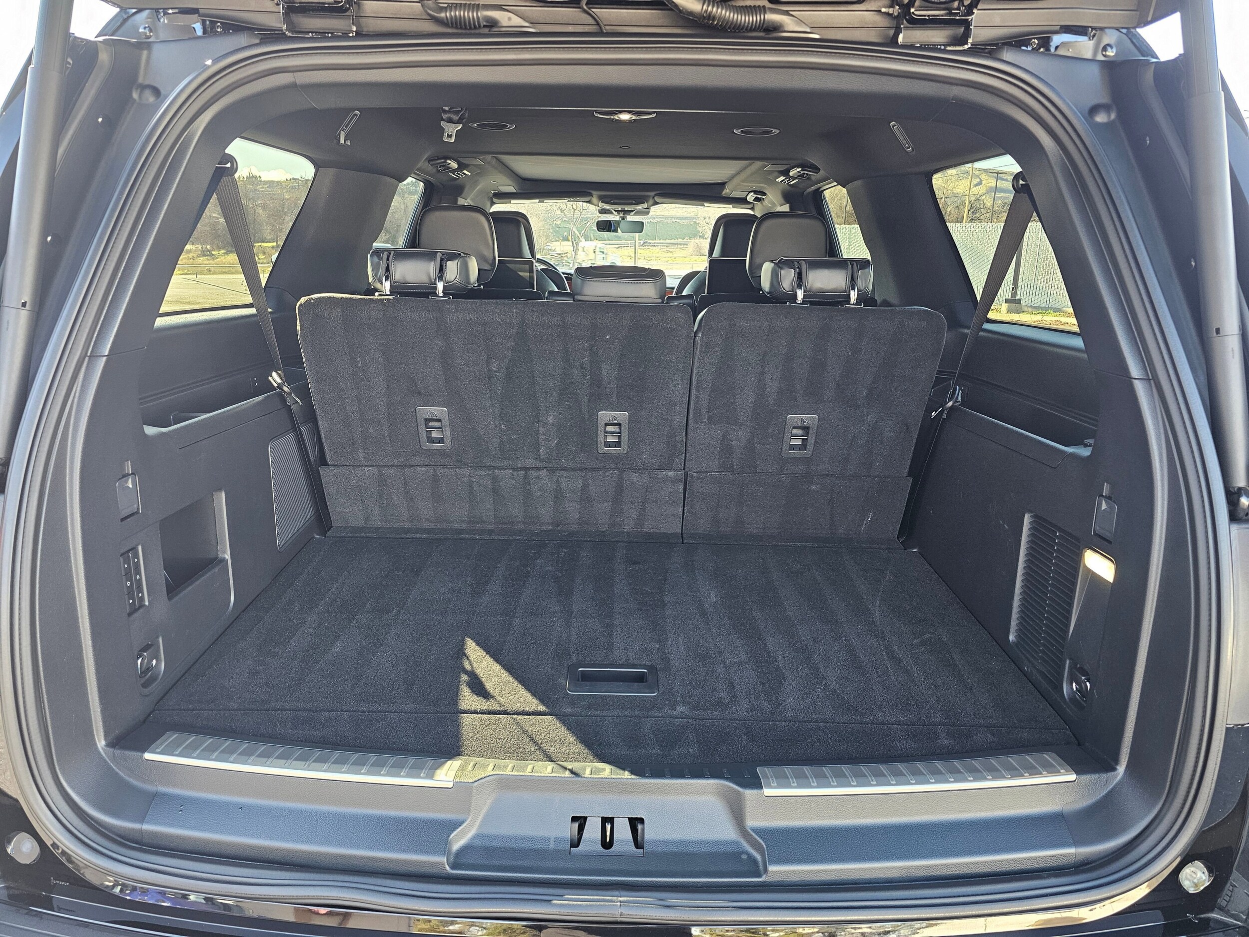 Used 2024 Infinite Black Metallic Clearcoat Lincoln Reserve image 60