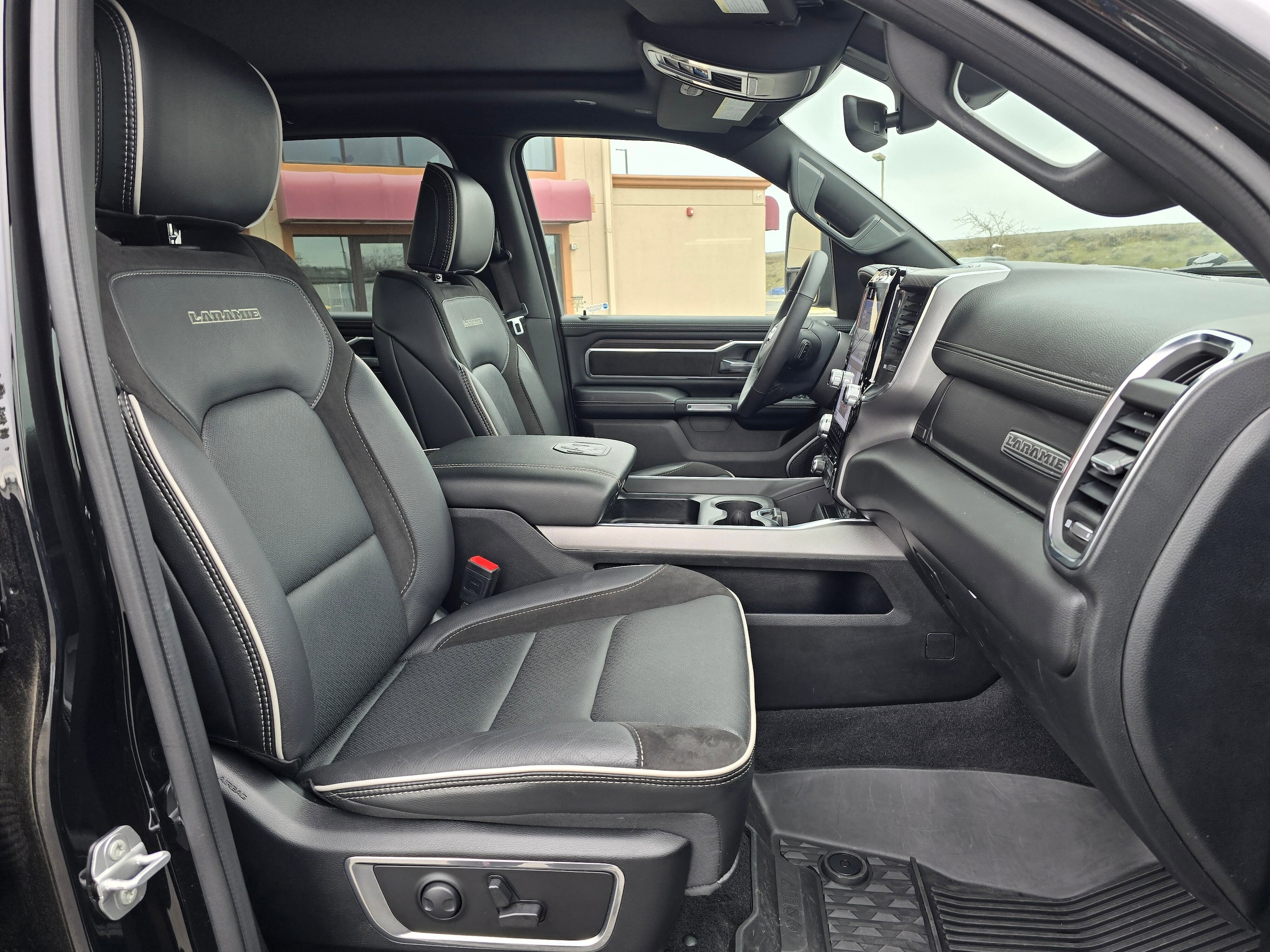 Used 2025 Diamond Black Crystal Pearlcoat Ram Laramie image 48