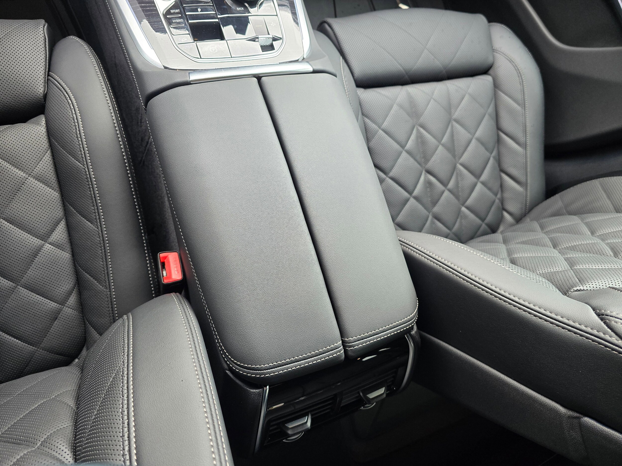 Used 2026 Mineral White Metallic BMW xDrive50e image 56