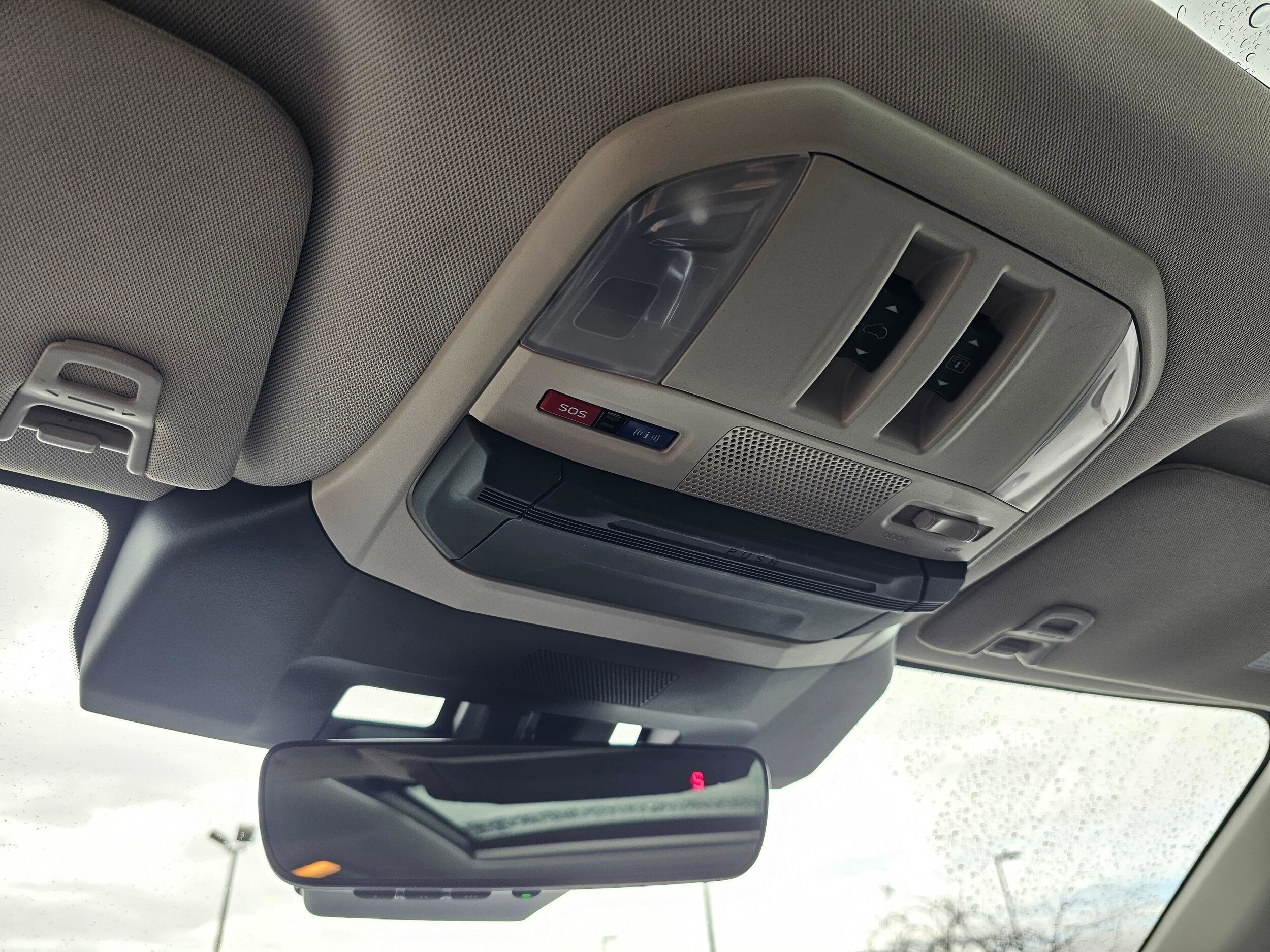 Used 2023 Ice Silver Metallic Subaru Limited image 25